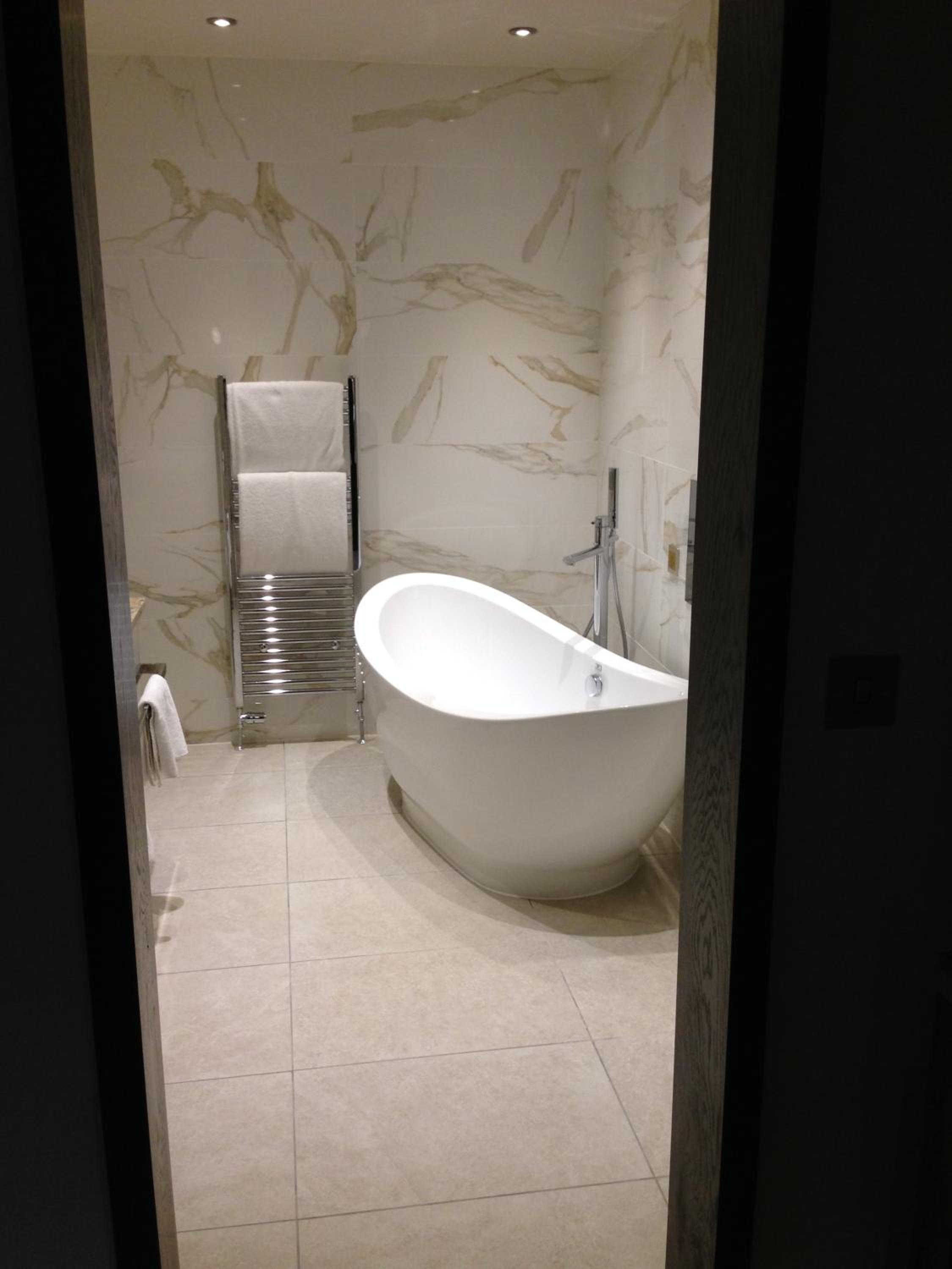 Queen Suite - Photo 8