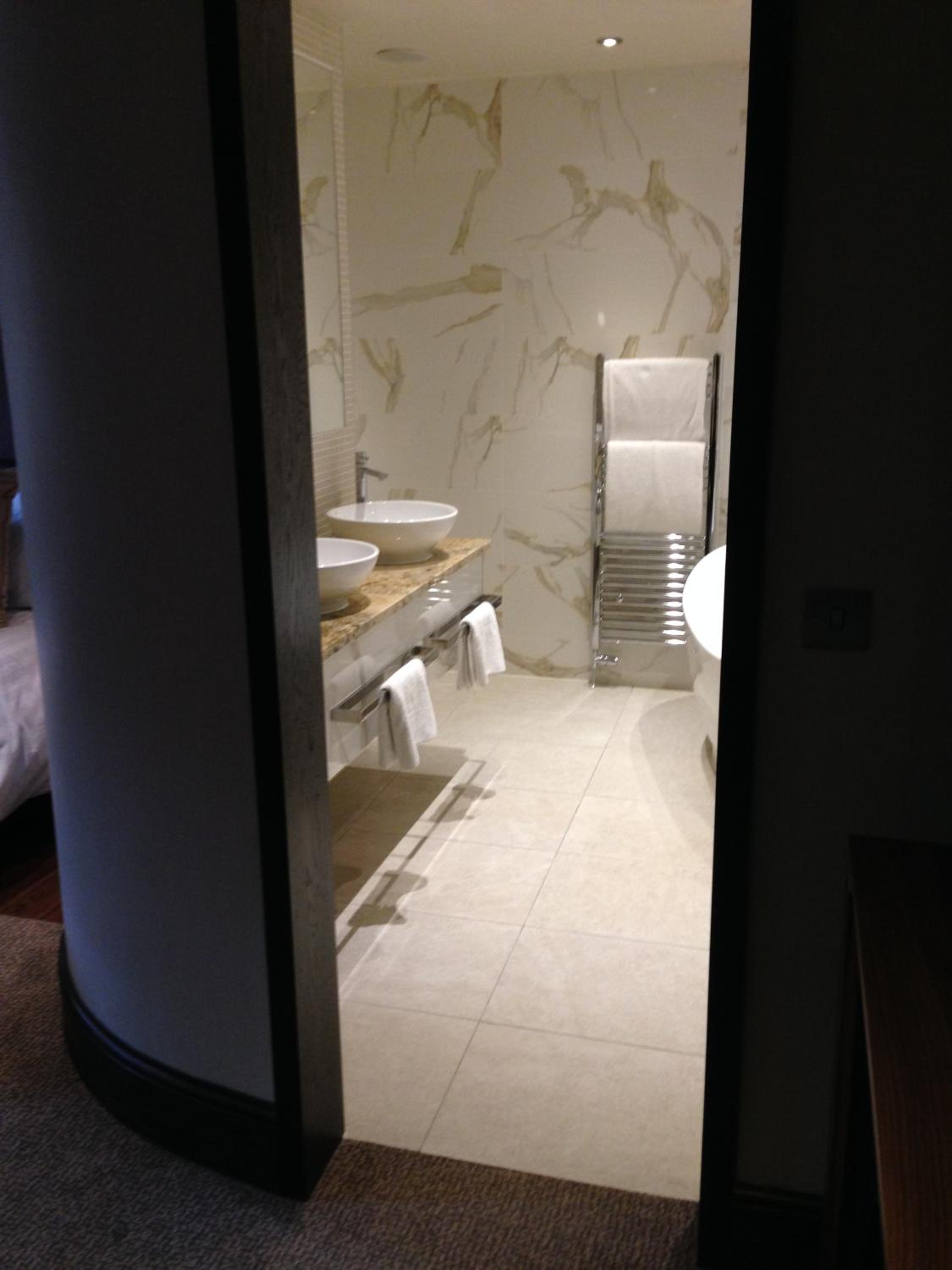Queen Suite - Photo 7