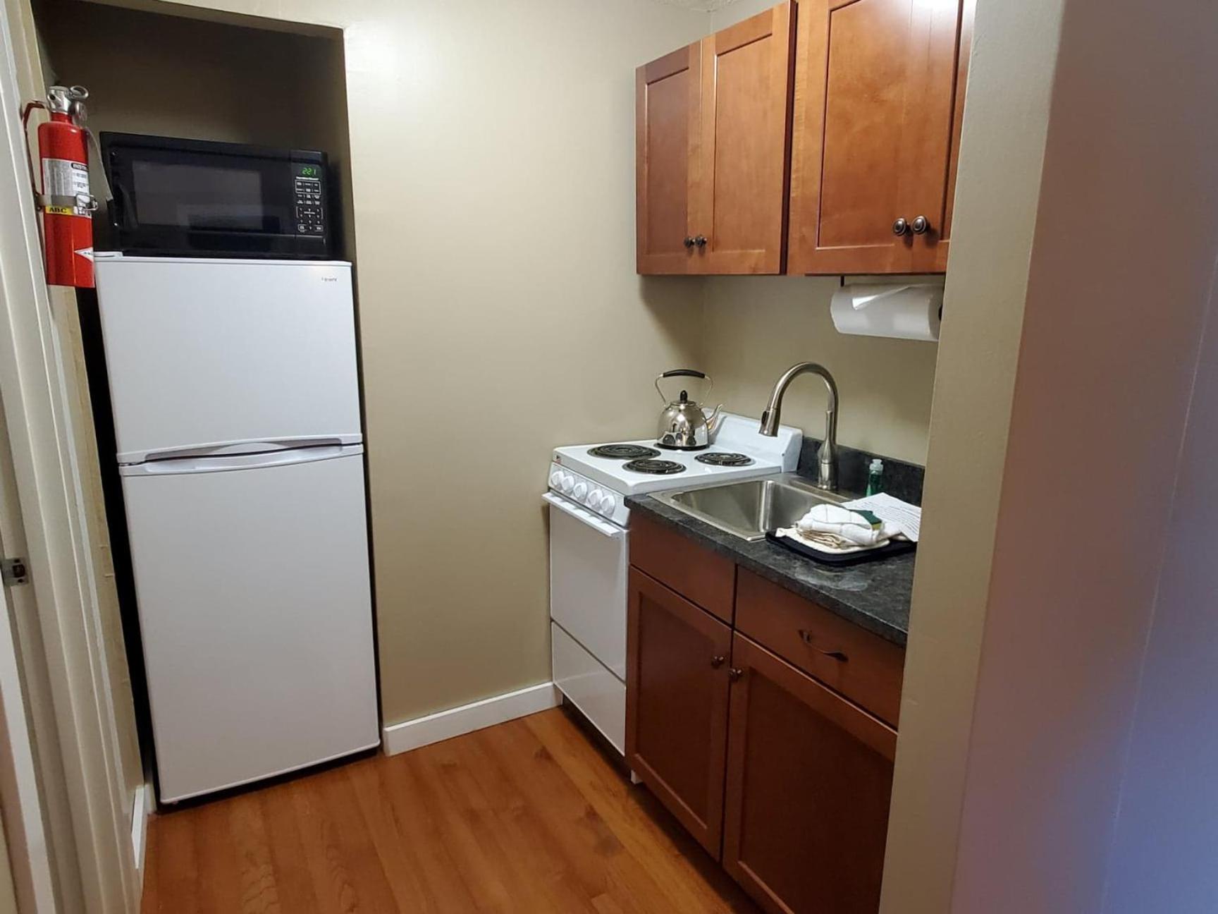 One-Bedroom Apartment photo 2