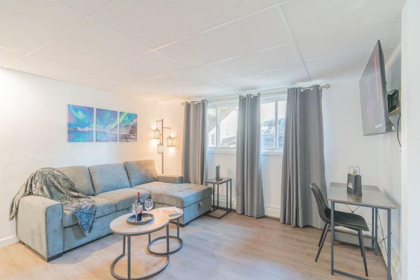 One-Bedroom Apartment photo 1