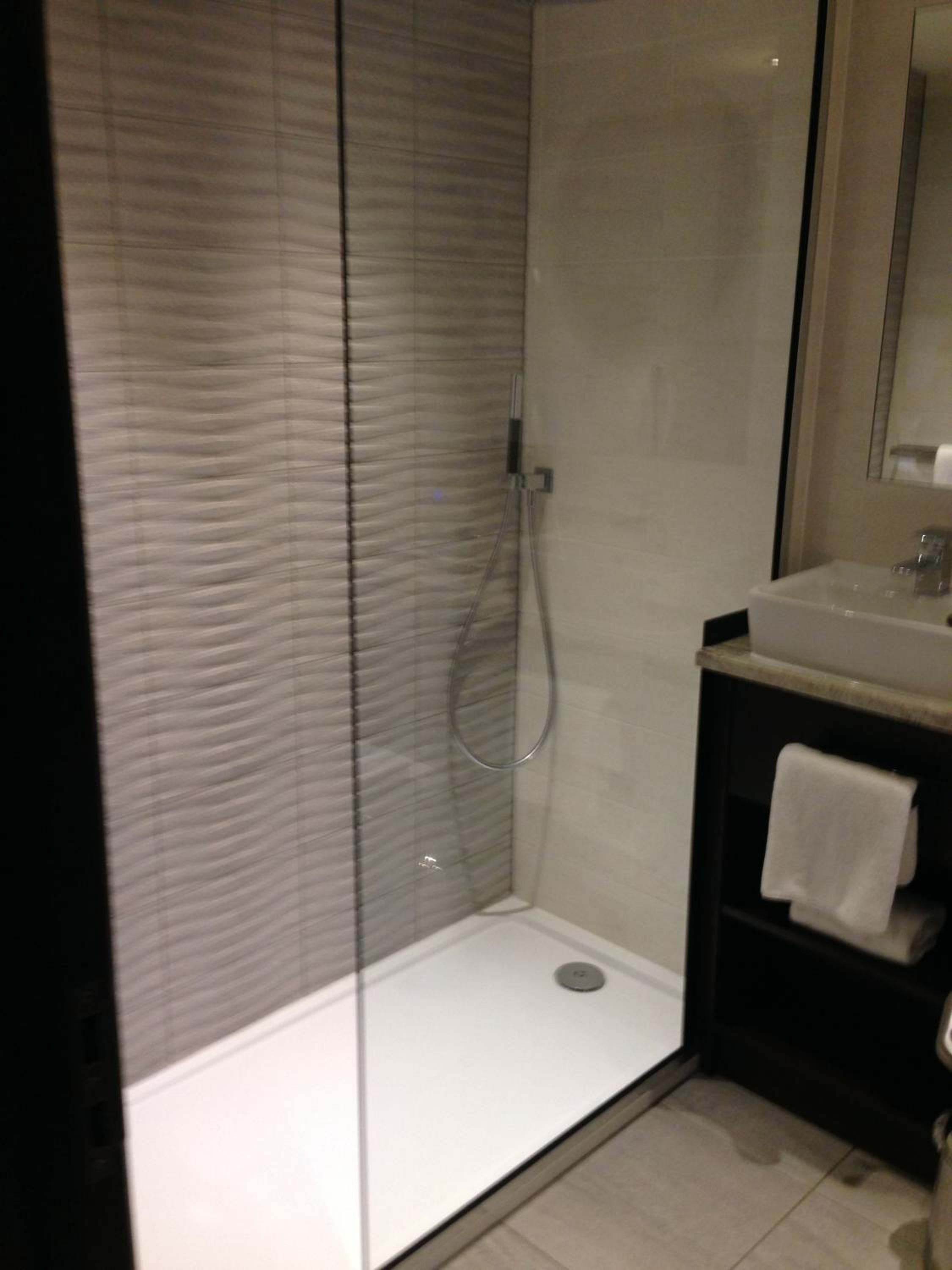 Twin Room - Photo 6