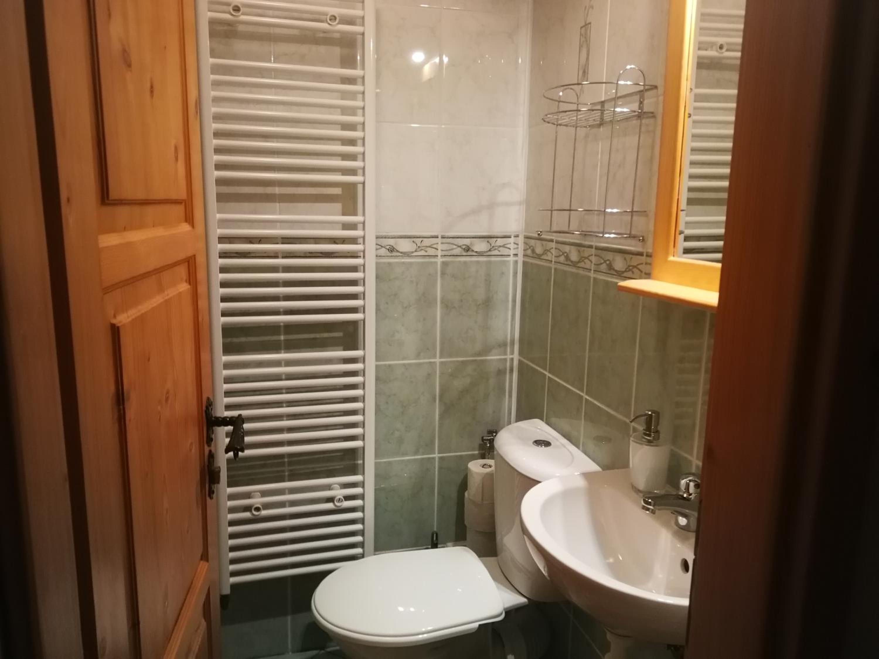 Standard Twin Room - Photo 7