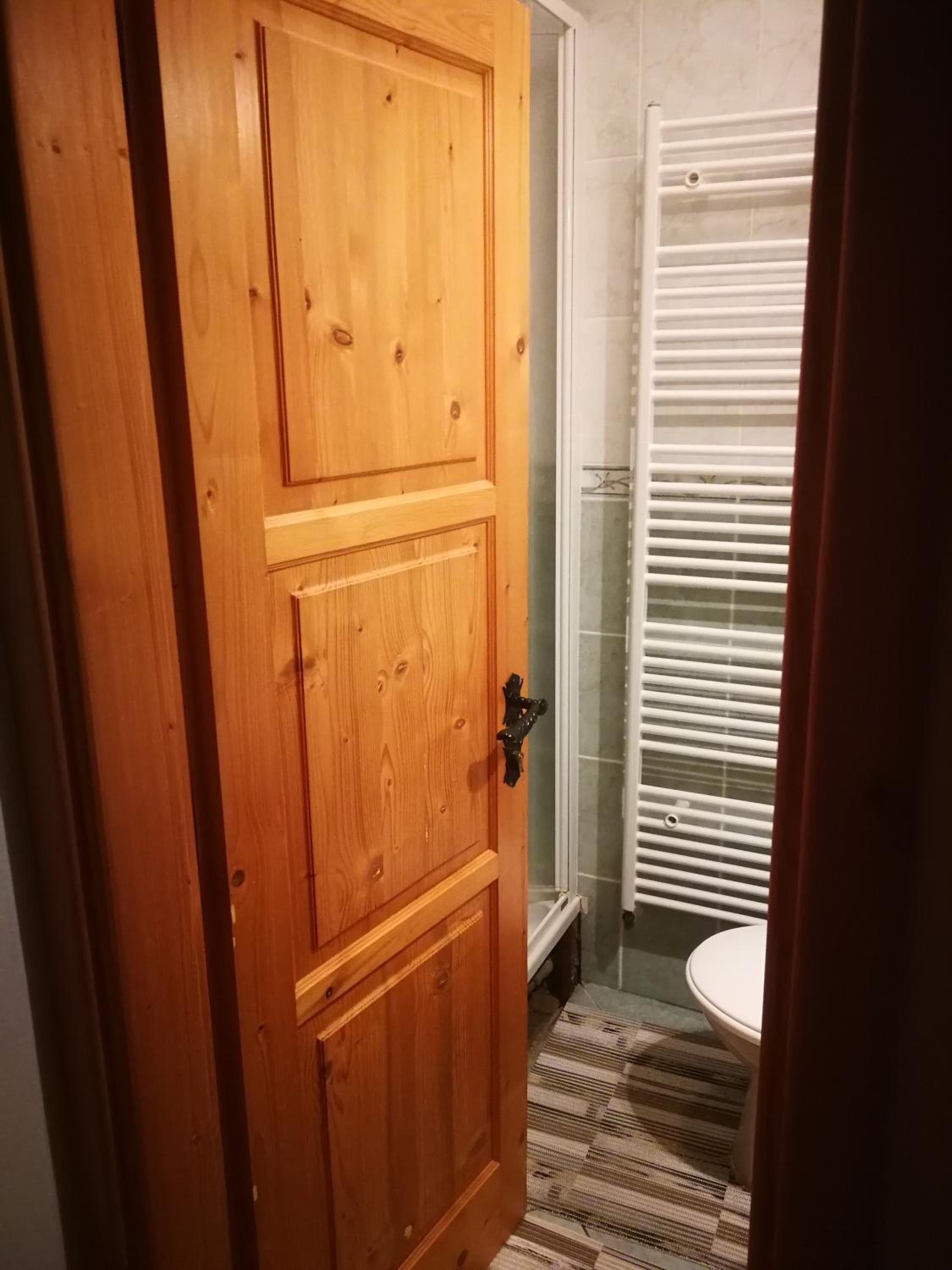Standard Twin Room - Photo 10