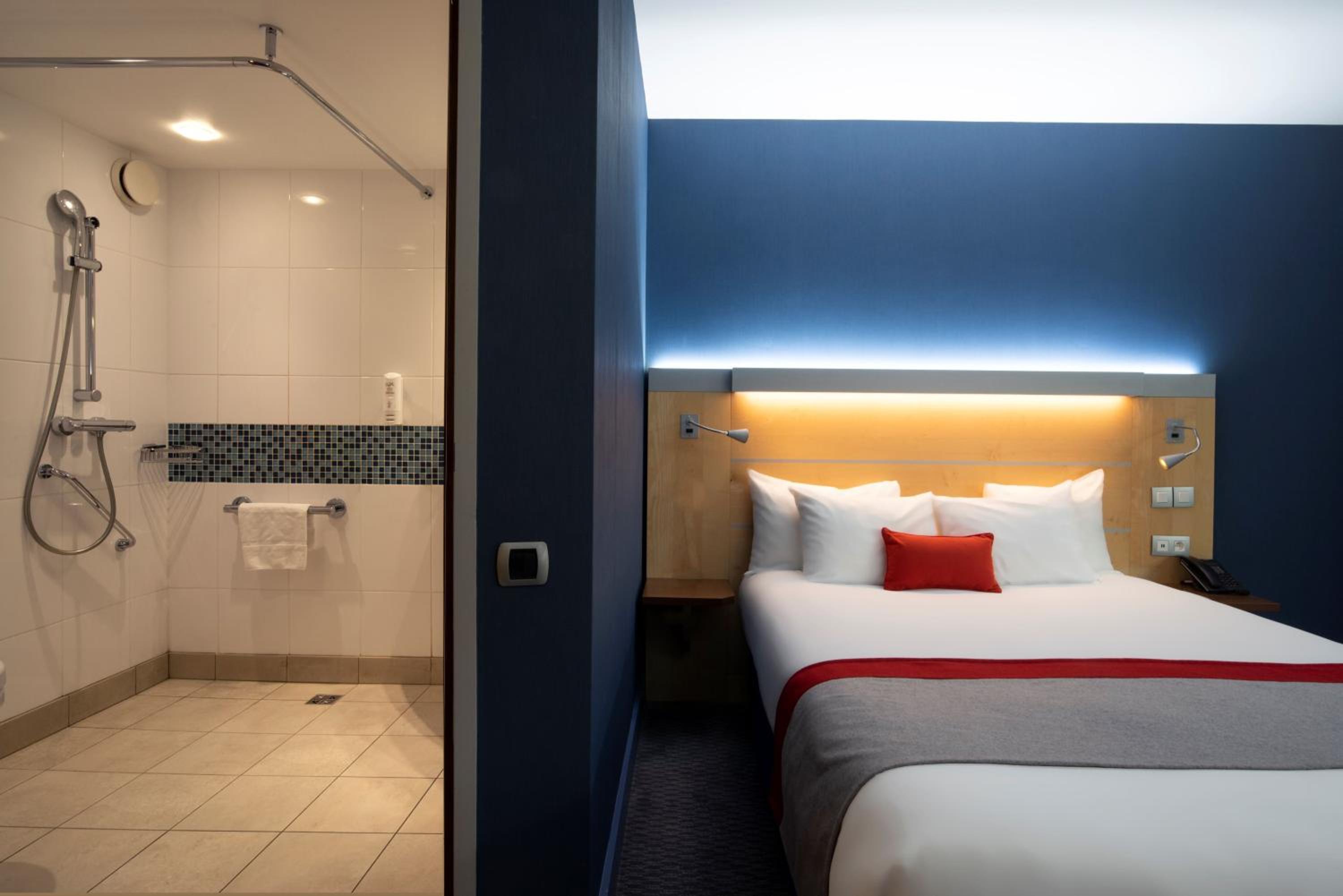 Standard Double Room - Disability Access