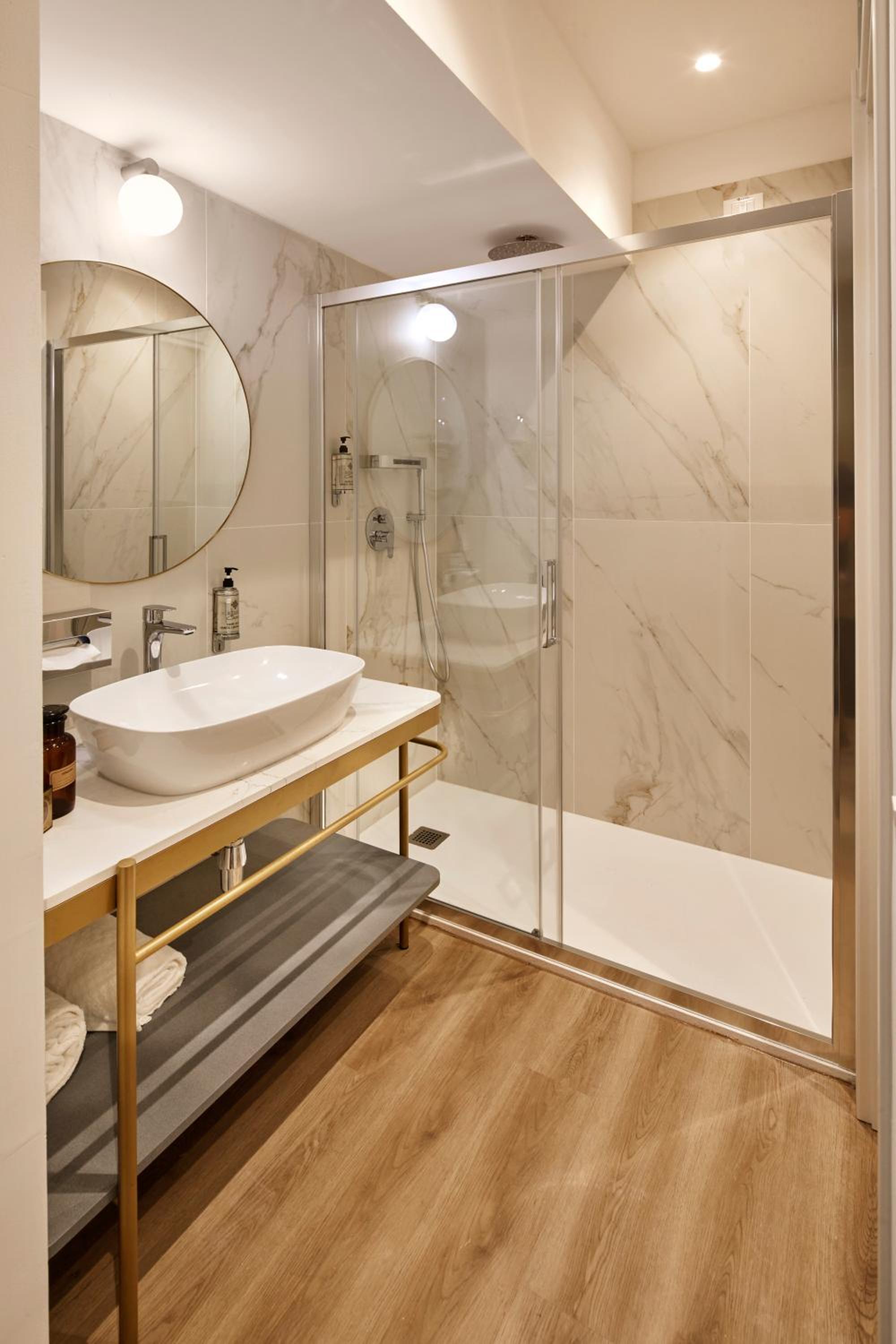 Superior Double or Twin Room with Terrace - Photo 9