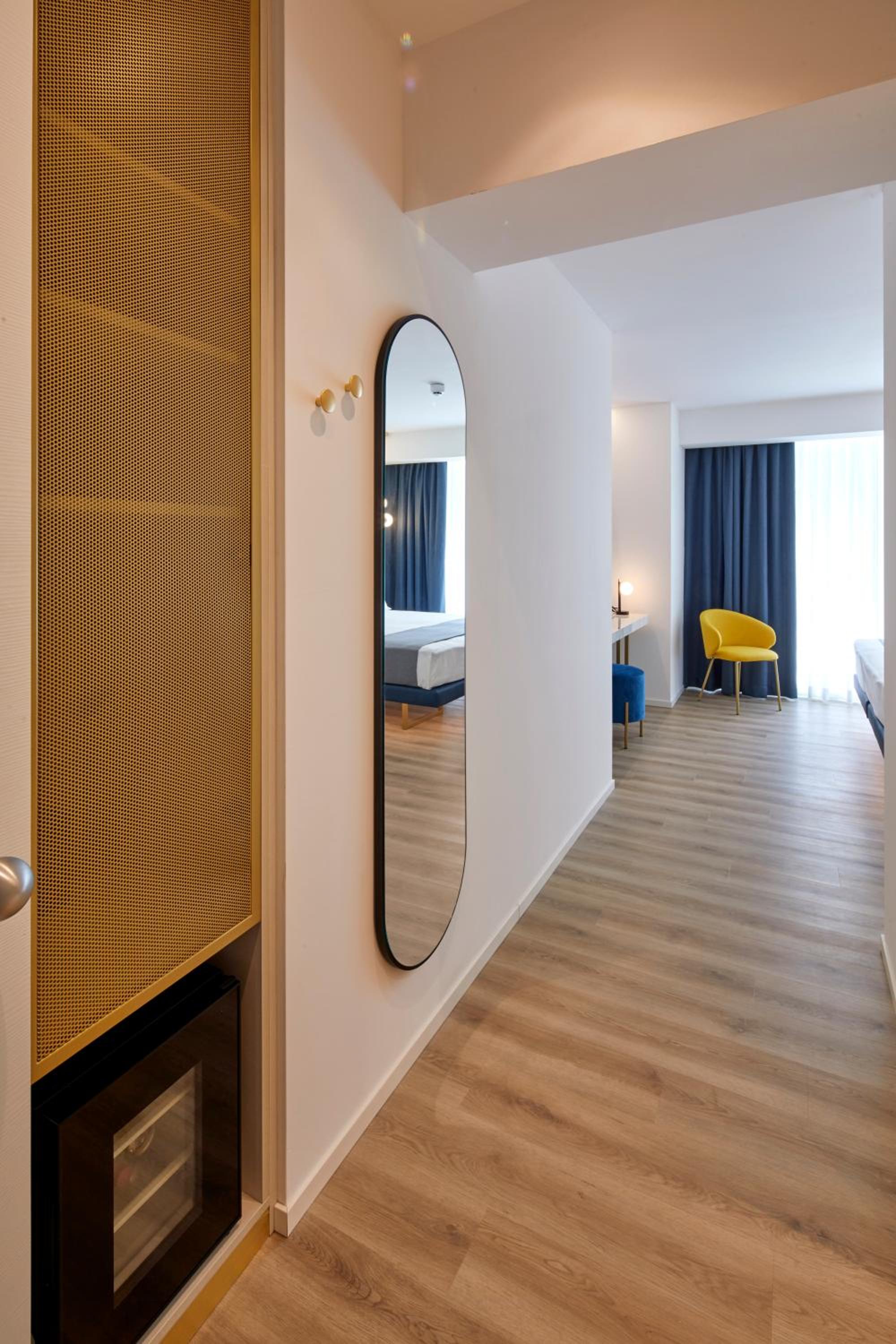 Superior Double or Twin Room with Terrace - Photo 6