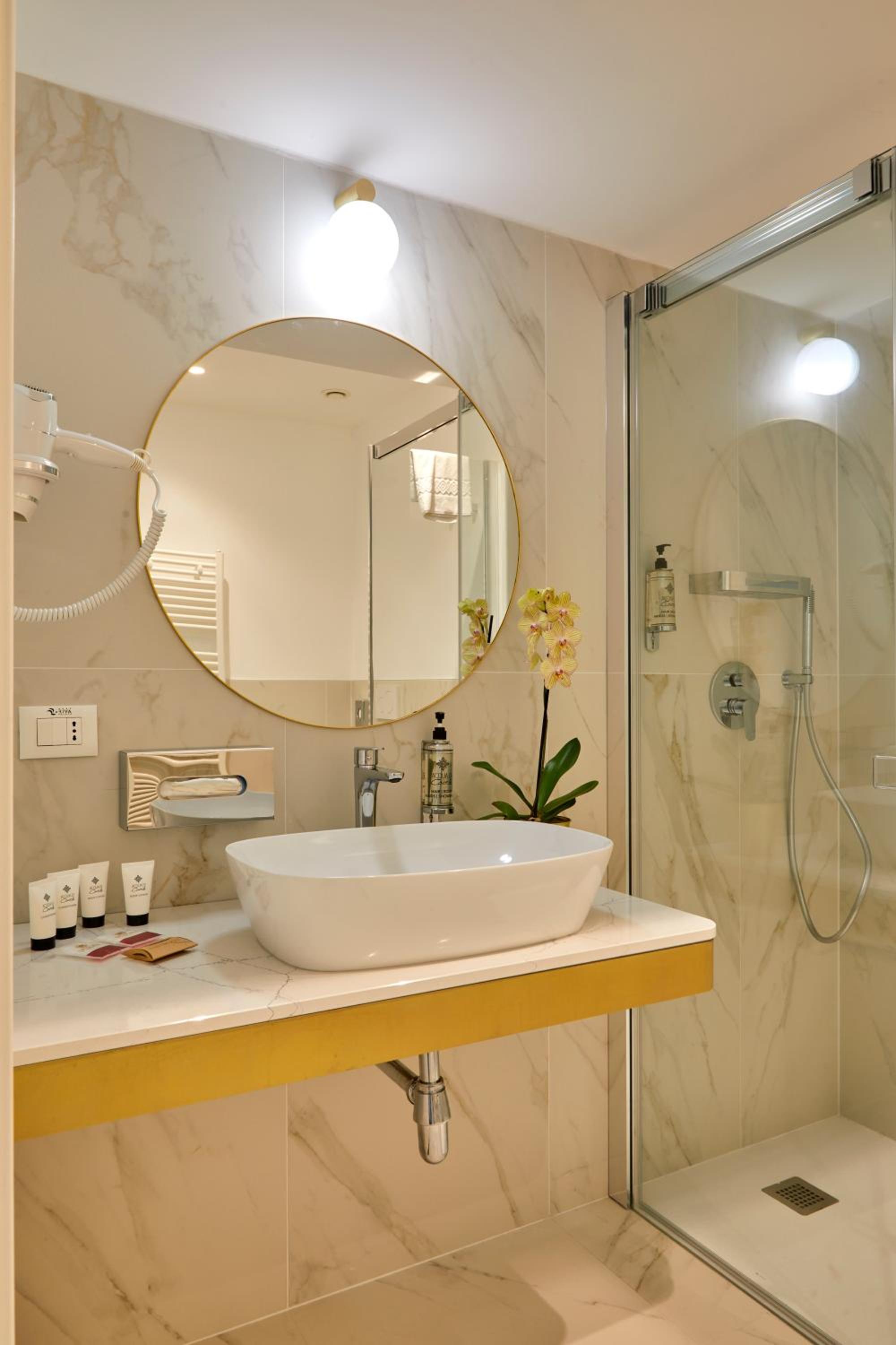 Superior Double or Twin Room with Terrace - Photo 8