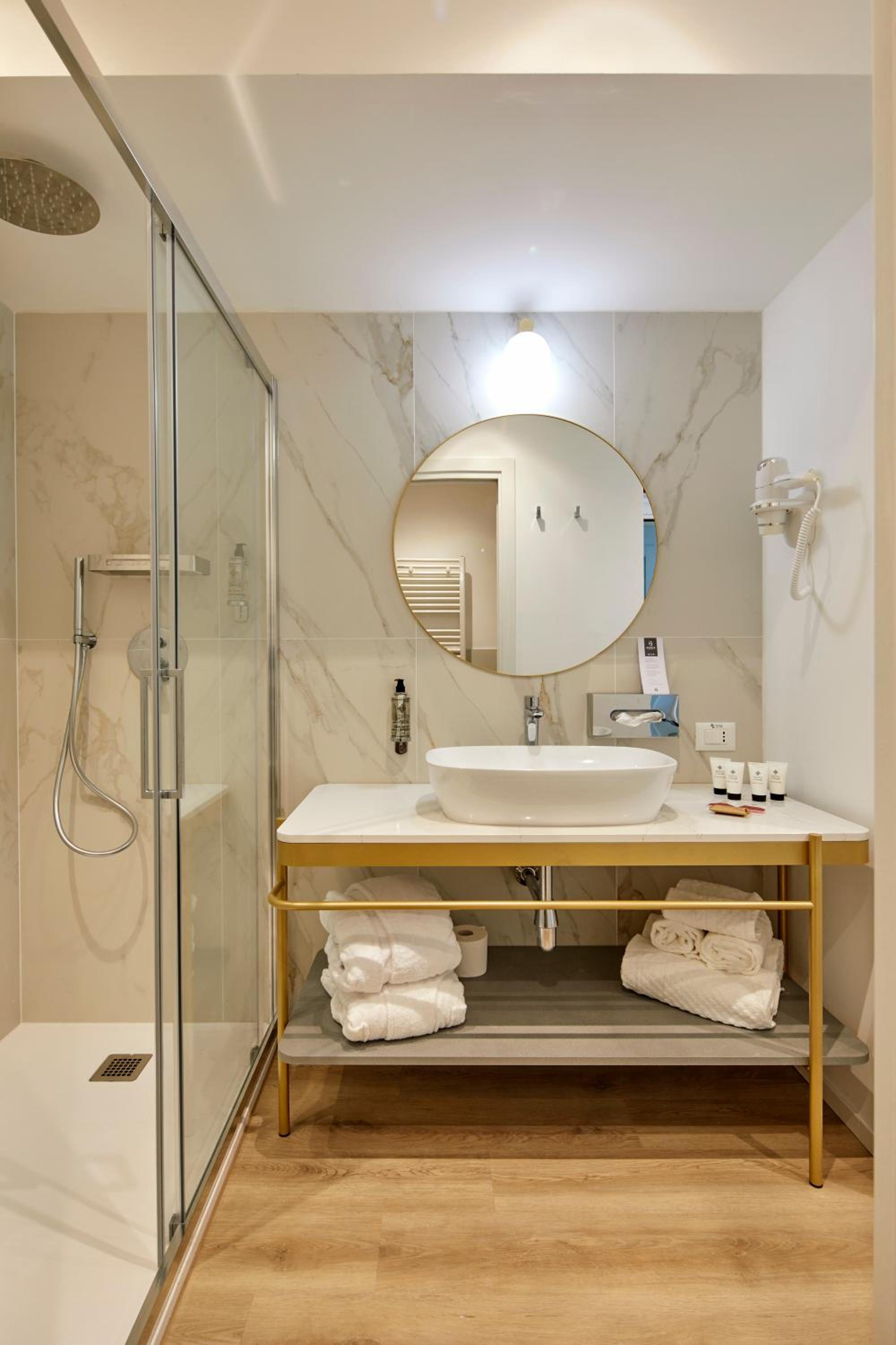 Superior Double or Twin Room with Terrace - Photo 10
