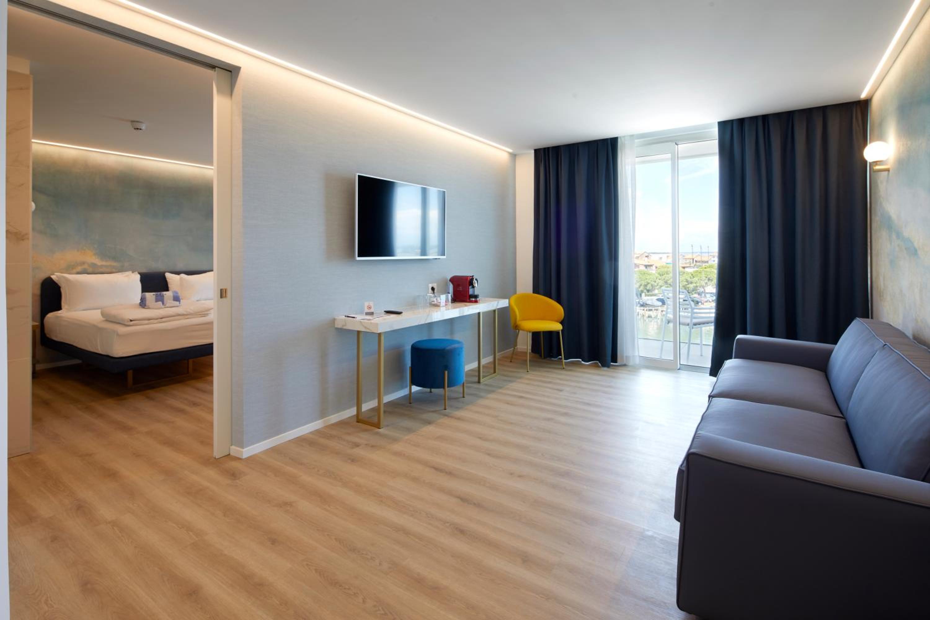 Suite with Hot Tub and Lagoon View - Photo 6