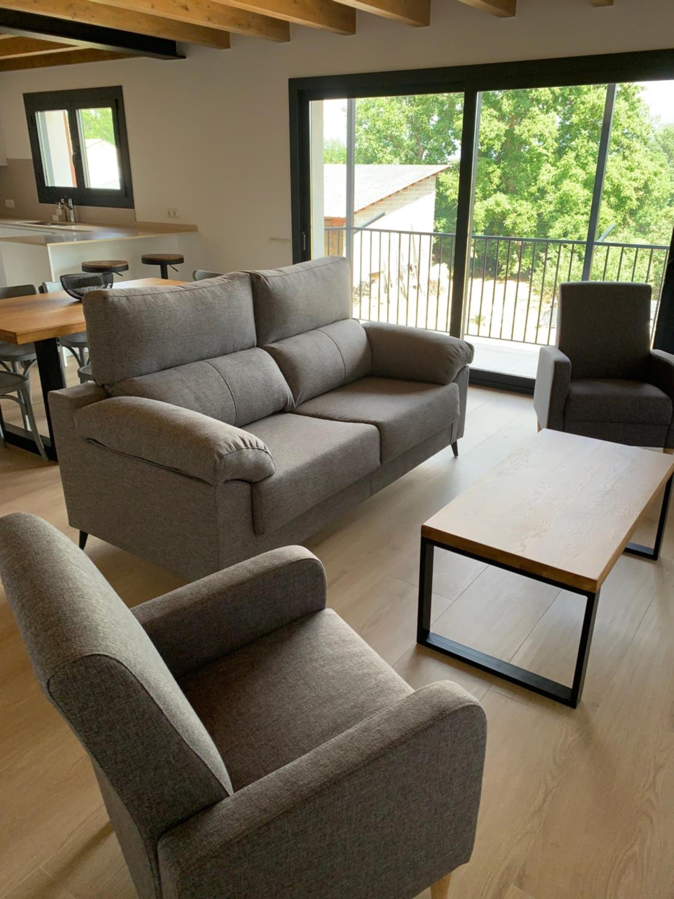 Three-Bedroom Apartment photo 2