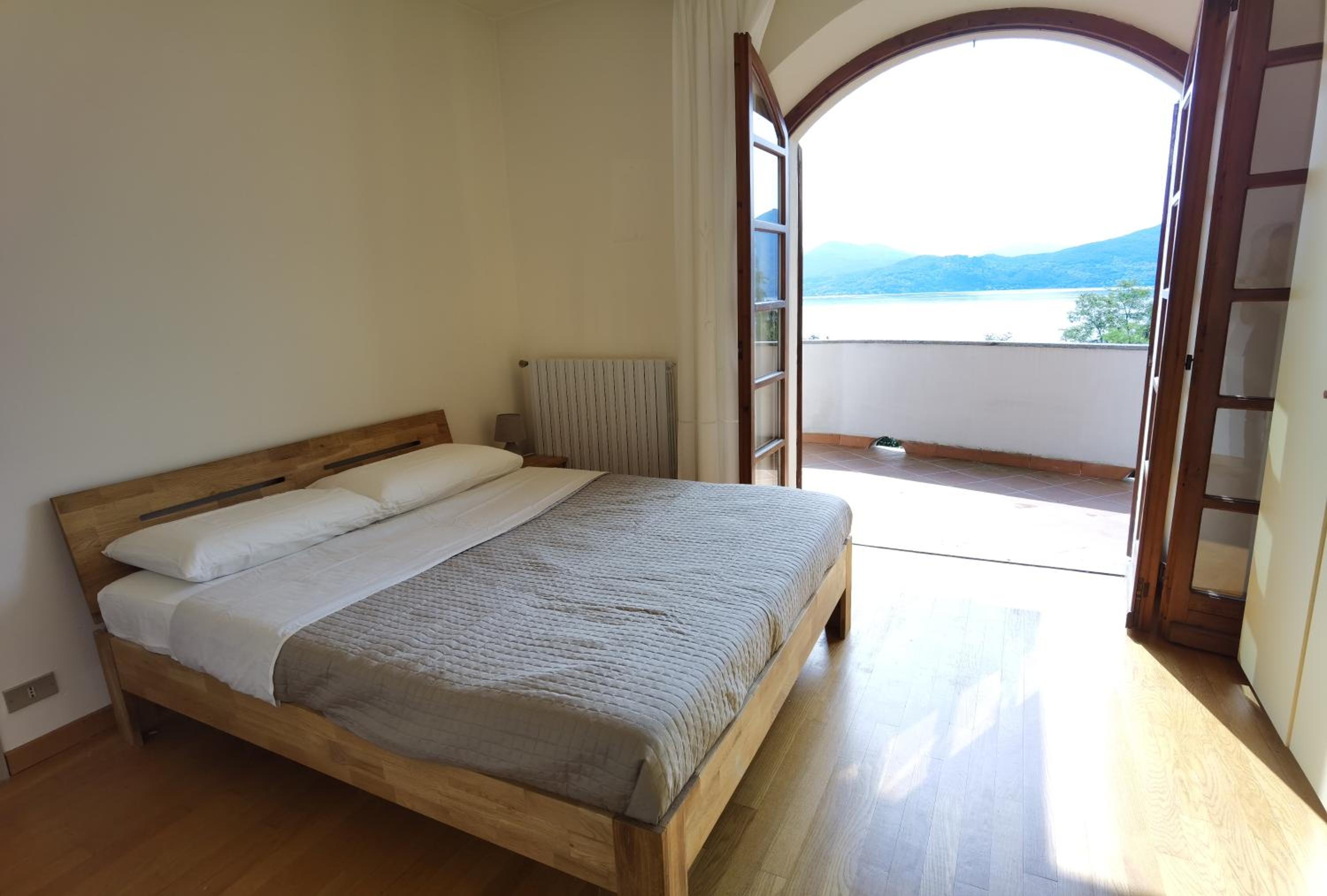 Villa photo 1