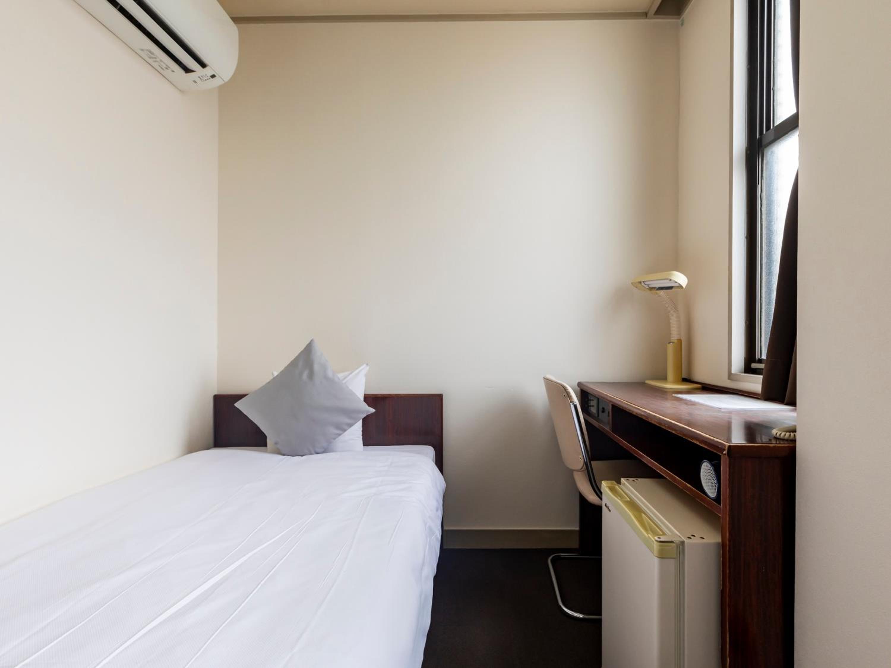 Single Room - Non-Smoking, photo 7