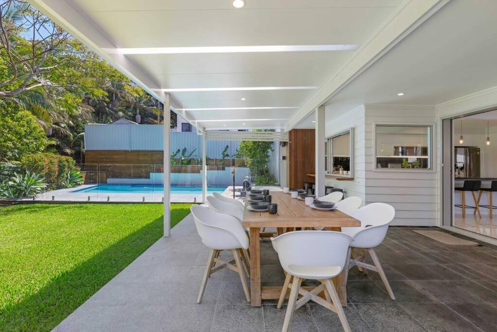 Five-Bedroom House photo 2