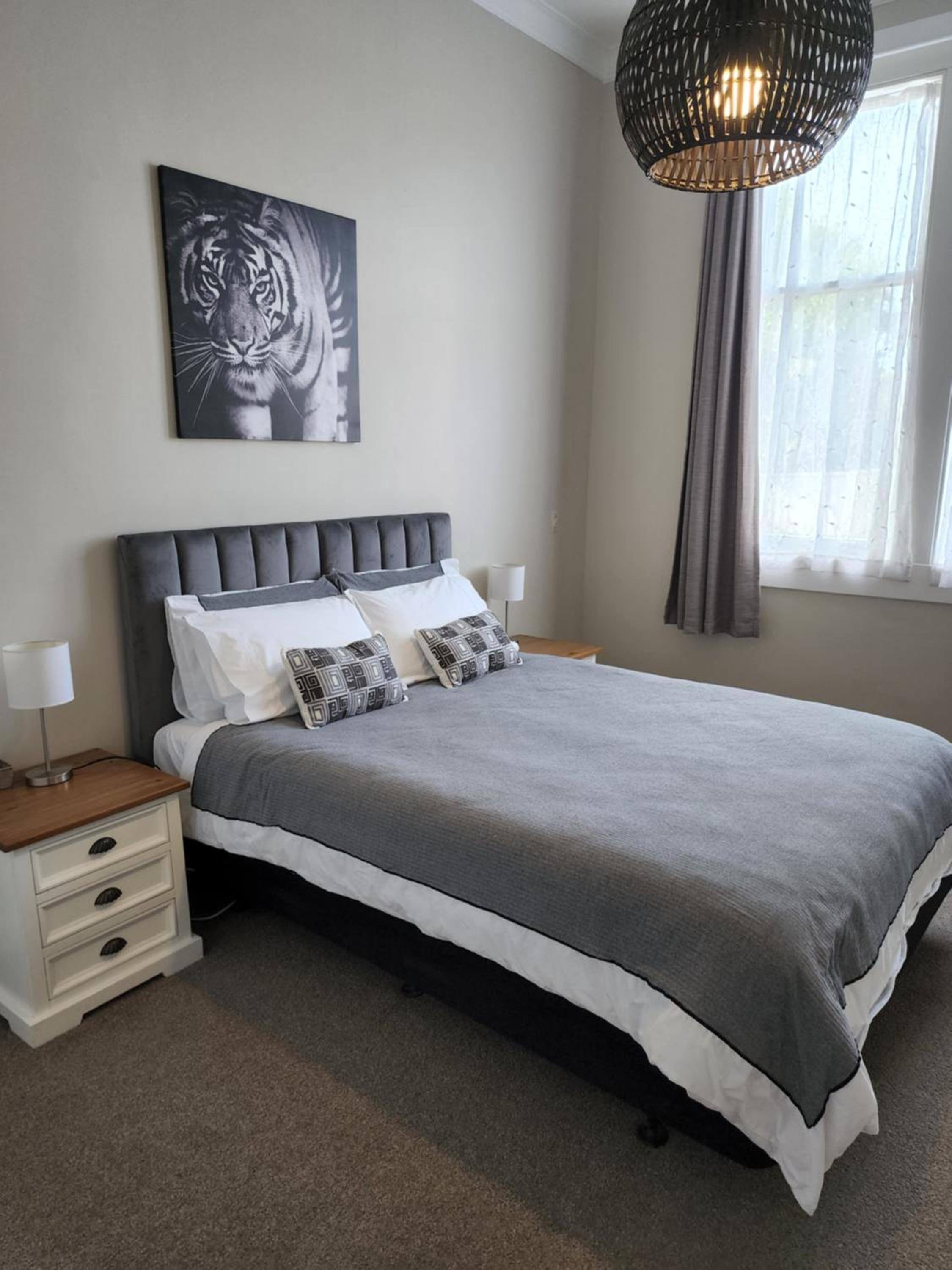 Deluxe Queen Suite