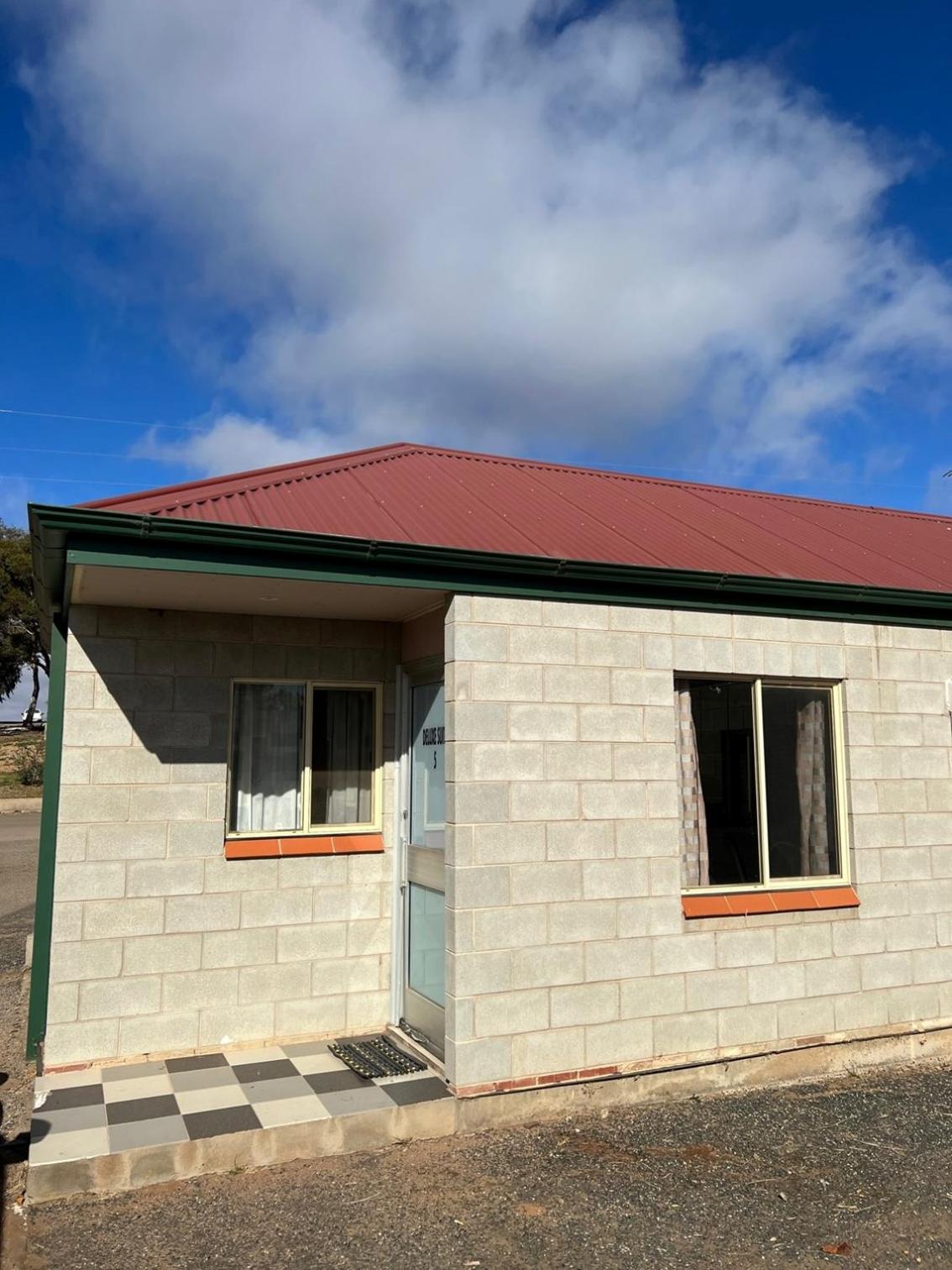 Two Bedroom Cabin with Ensuite - Photo 4