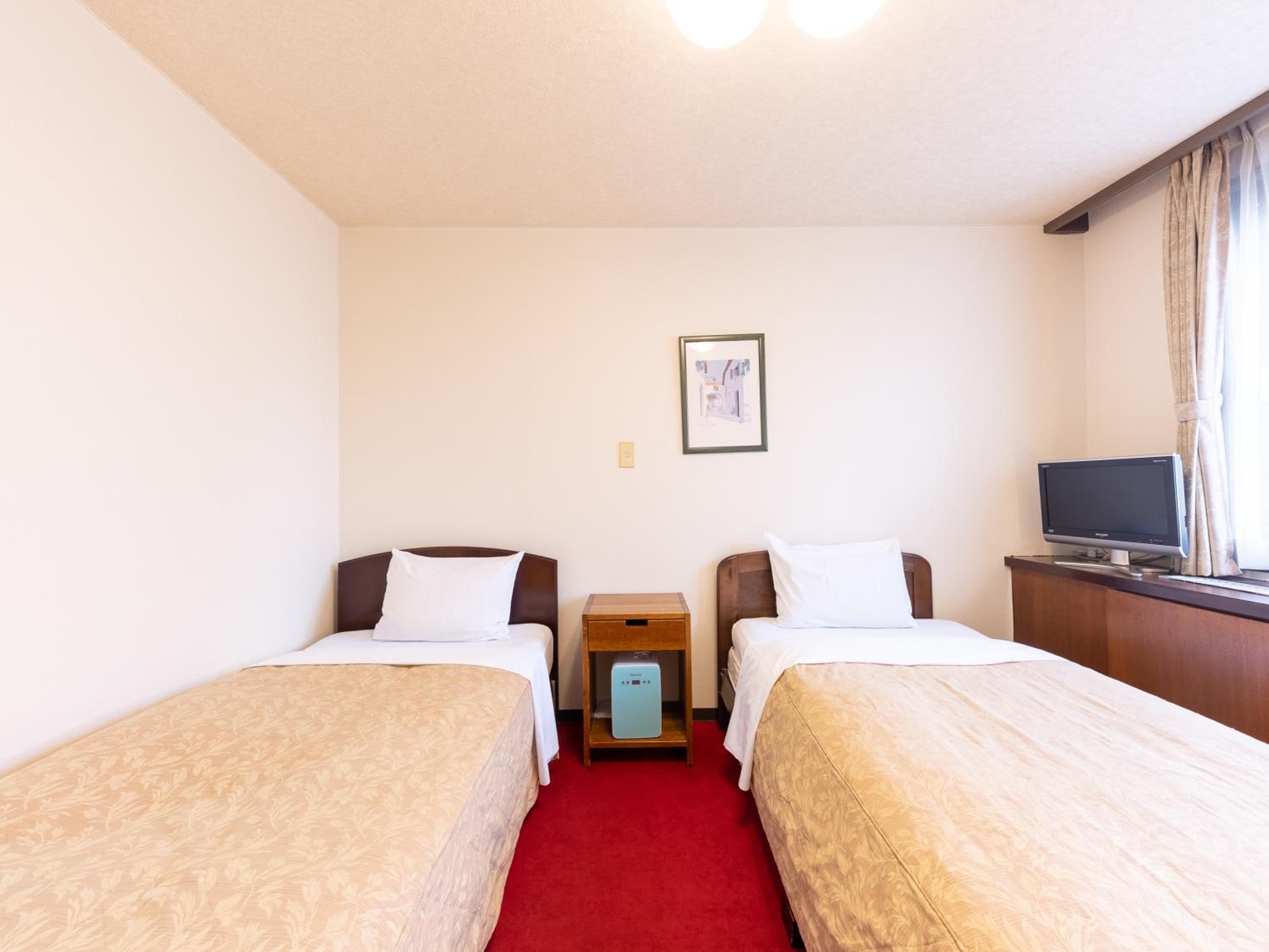 Twin Room - Smoking photo 1