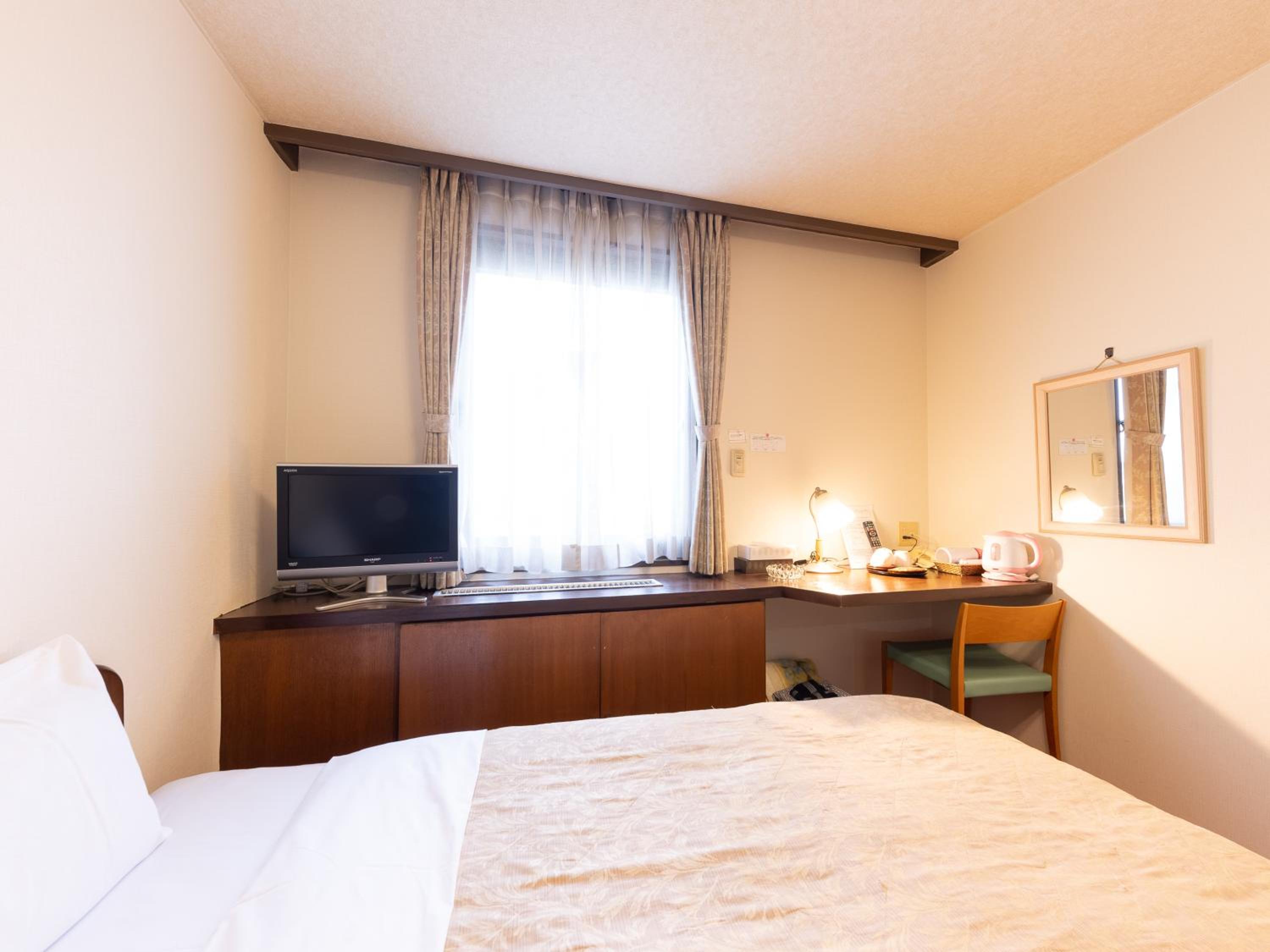 Twin Room - Smoking photo 3