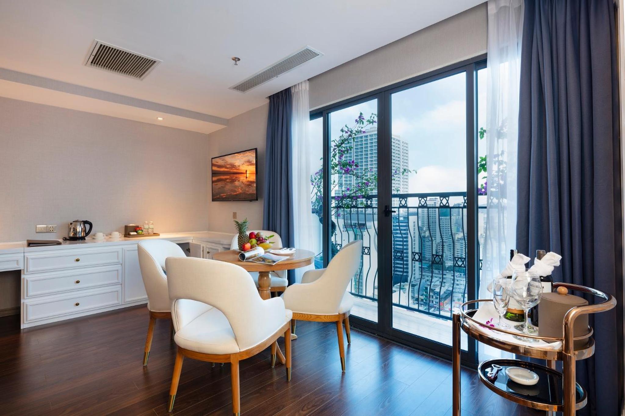 King Suite with Ocean View