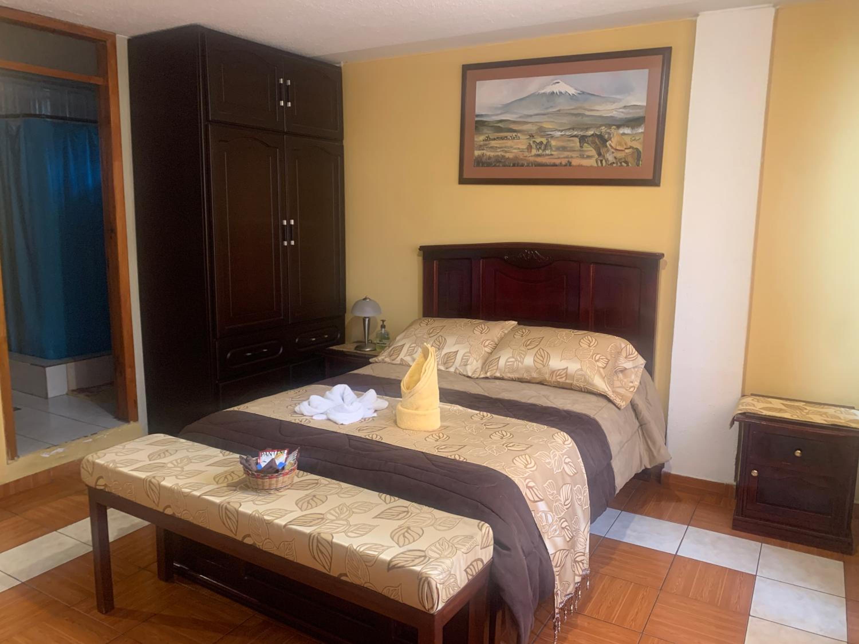 Family Room with Bathroom photo 1