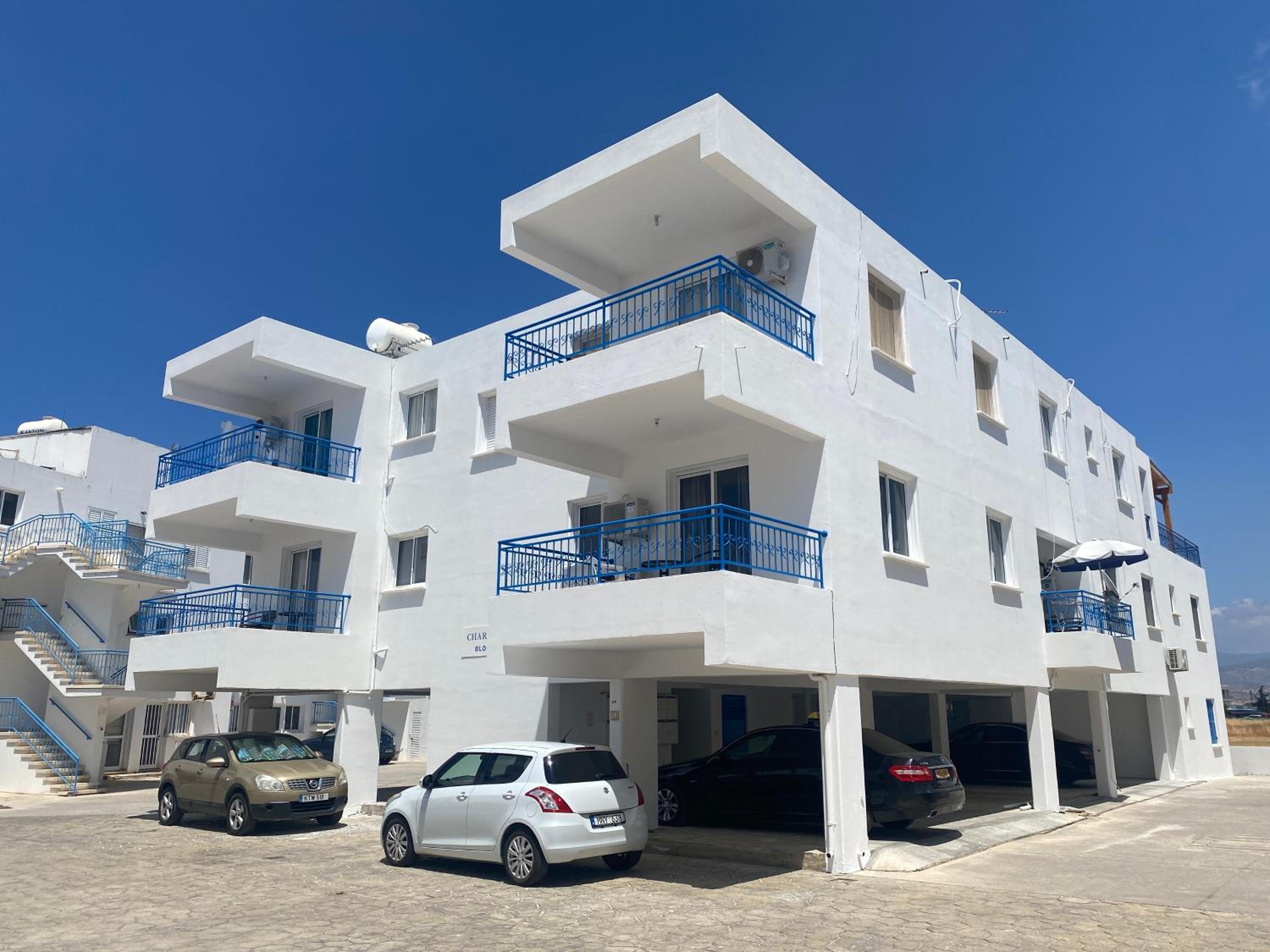 Apartment with Balcony - Photo 10