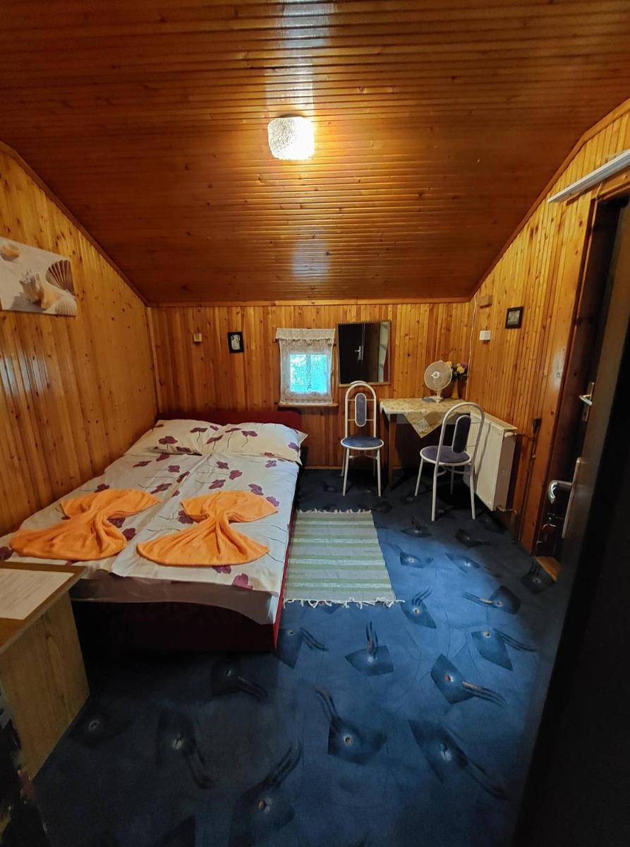 Double Room with Shared Bathroom photo 2