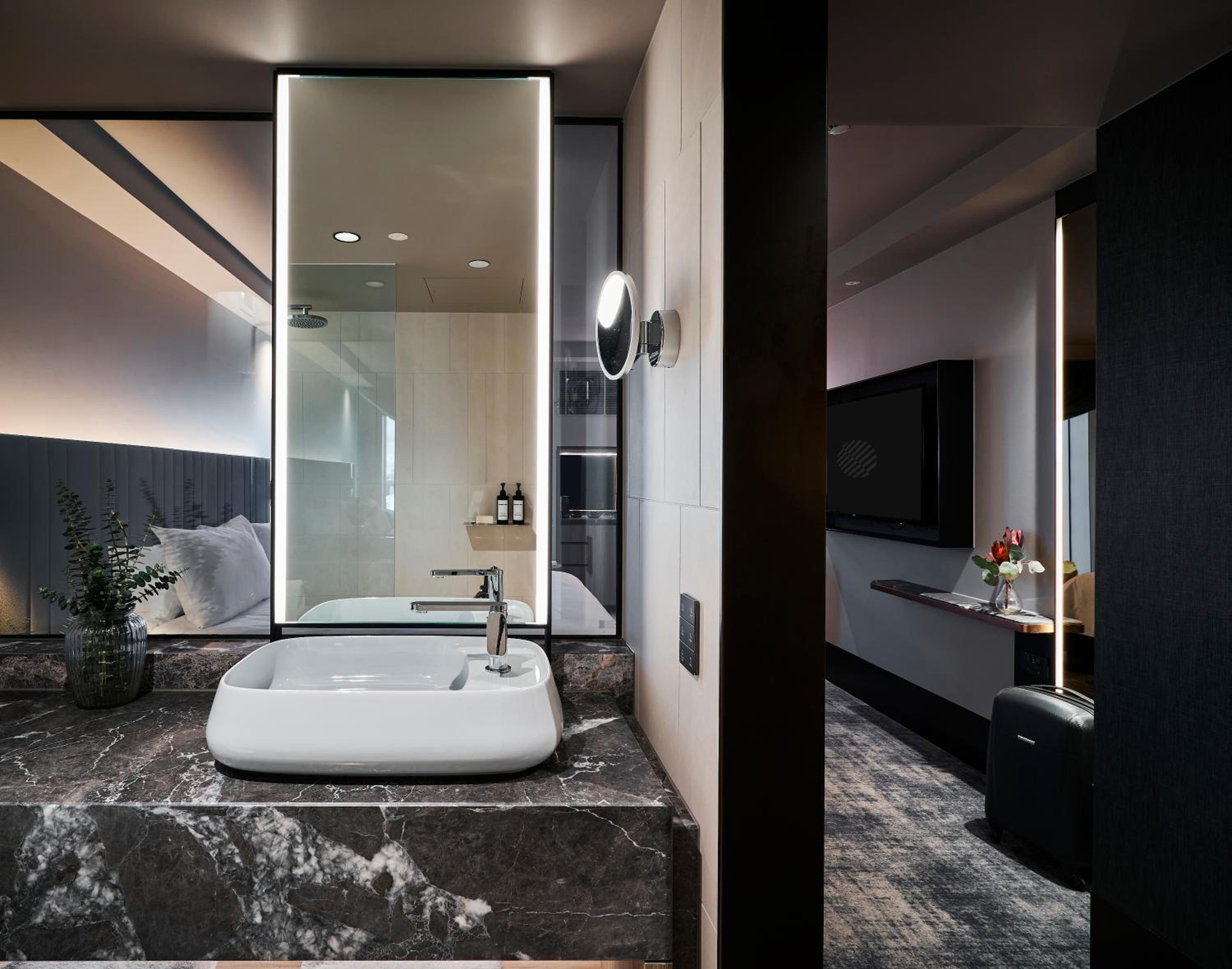 Superior King Room - Photo 5