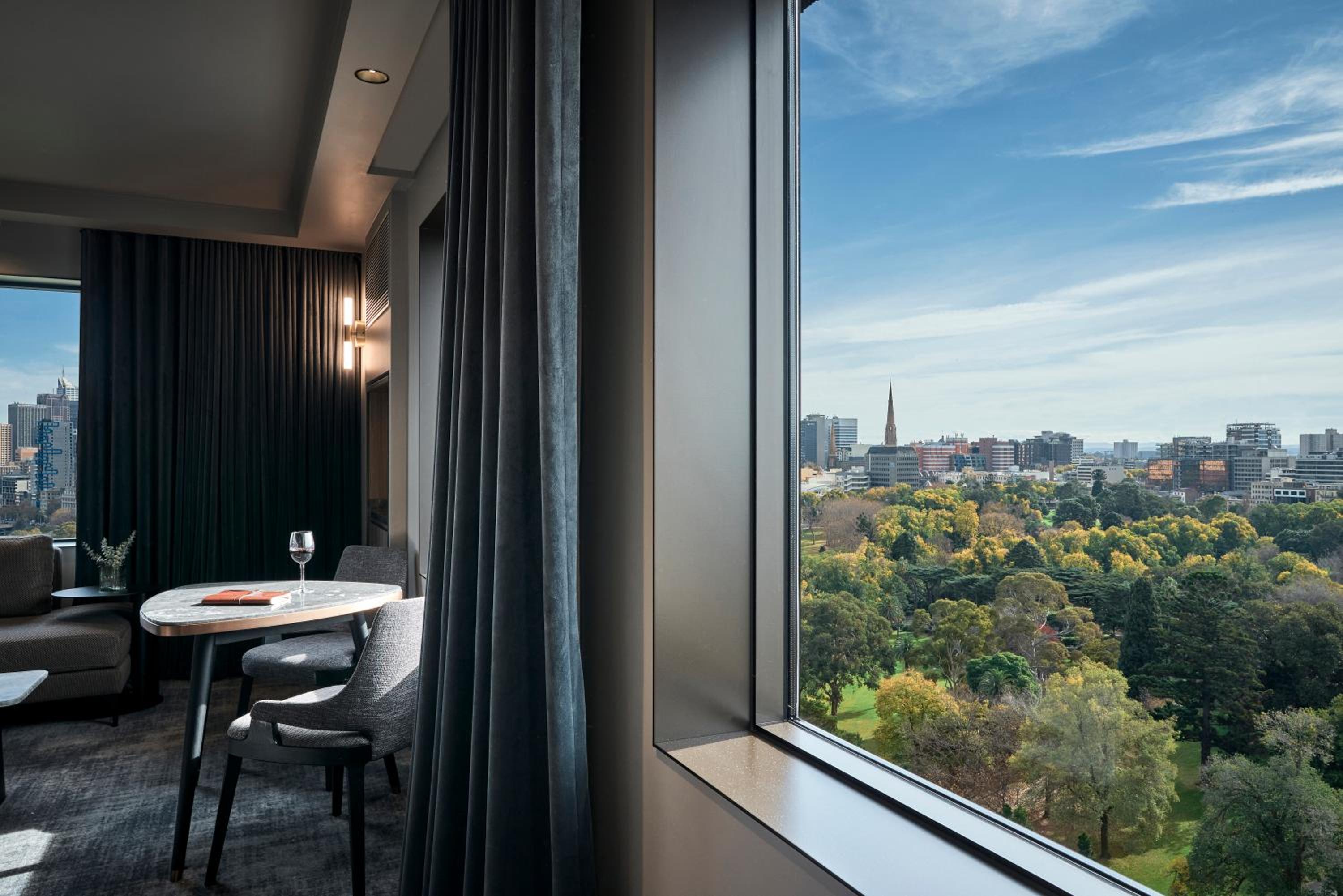 Superior King Suite with City and Garden View - Photo 13