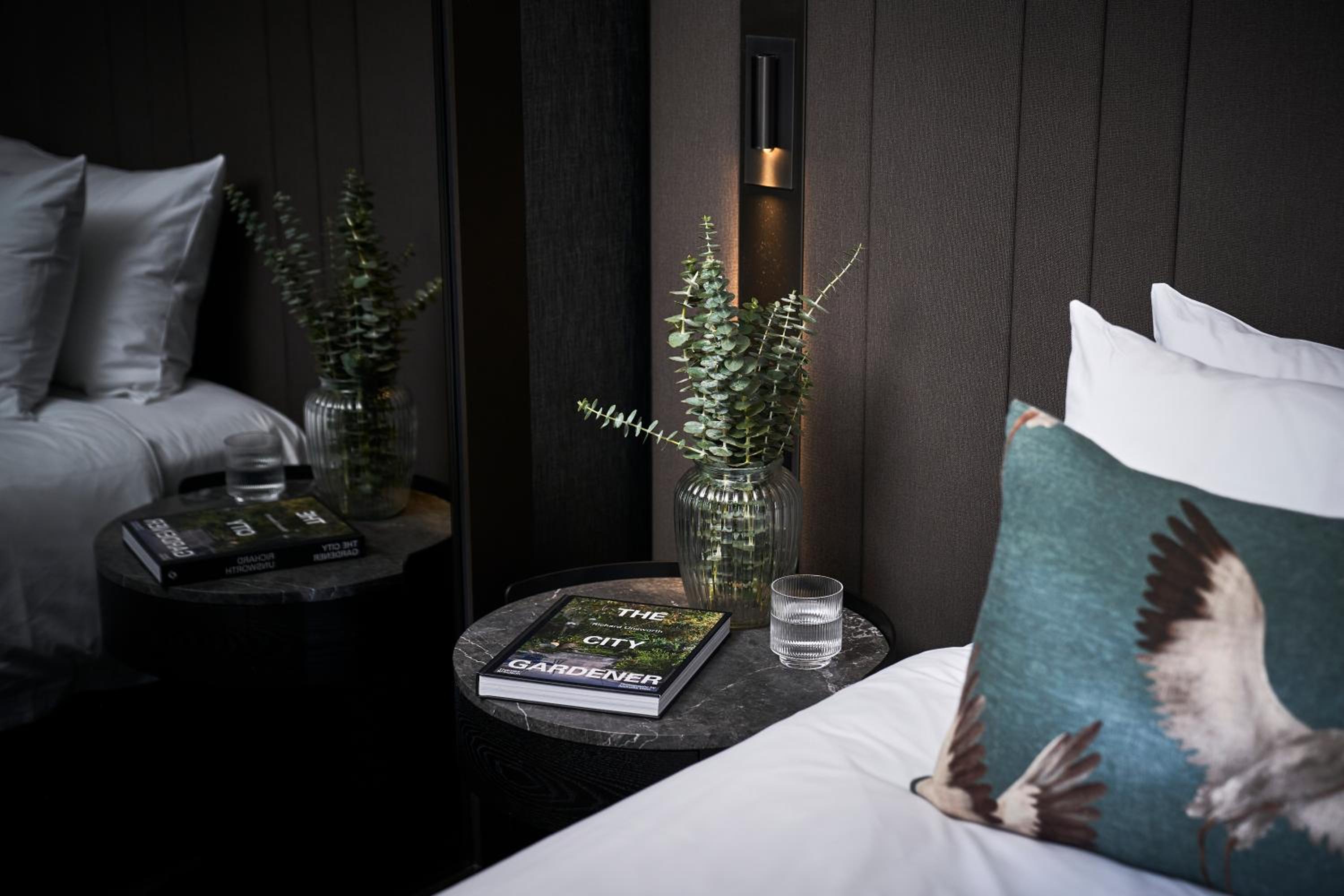 Superior King Suite with City and Garden View - Photo 14