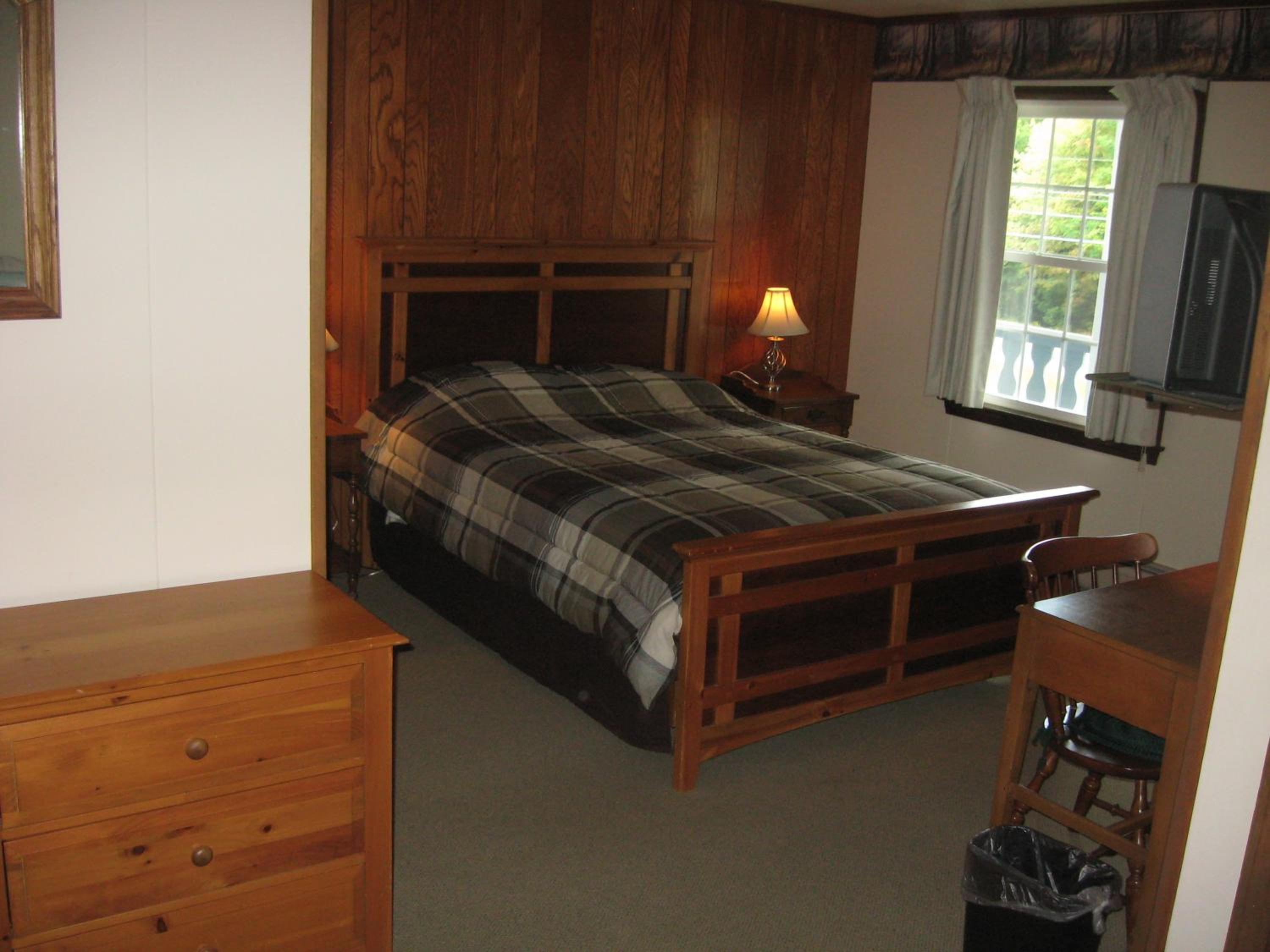 Queen Room photo 1