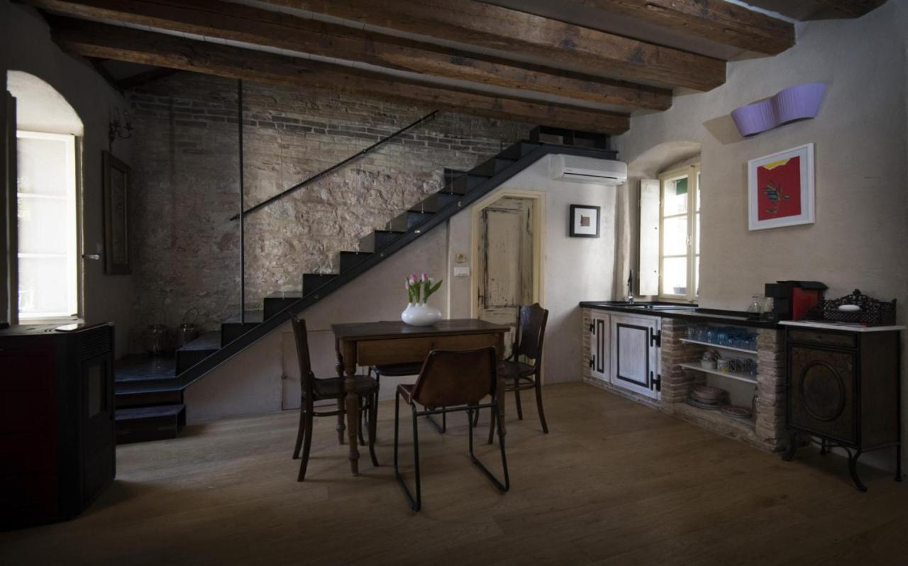 One-Bedroom Apartment - Photo 2