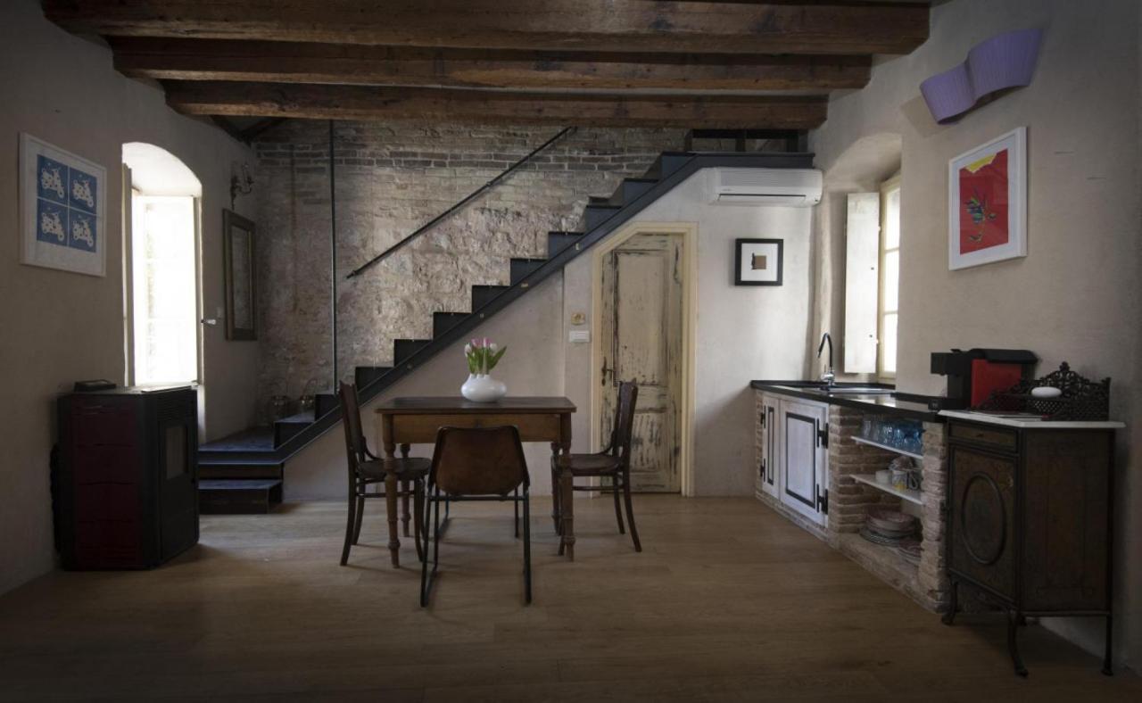 One-Bedroom Apartment - Photo 8