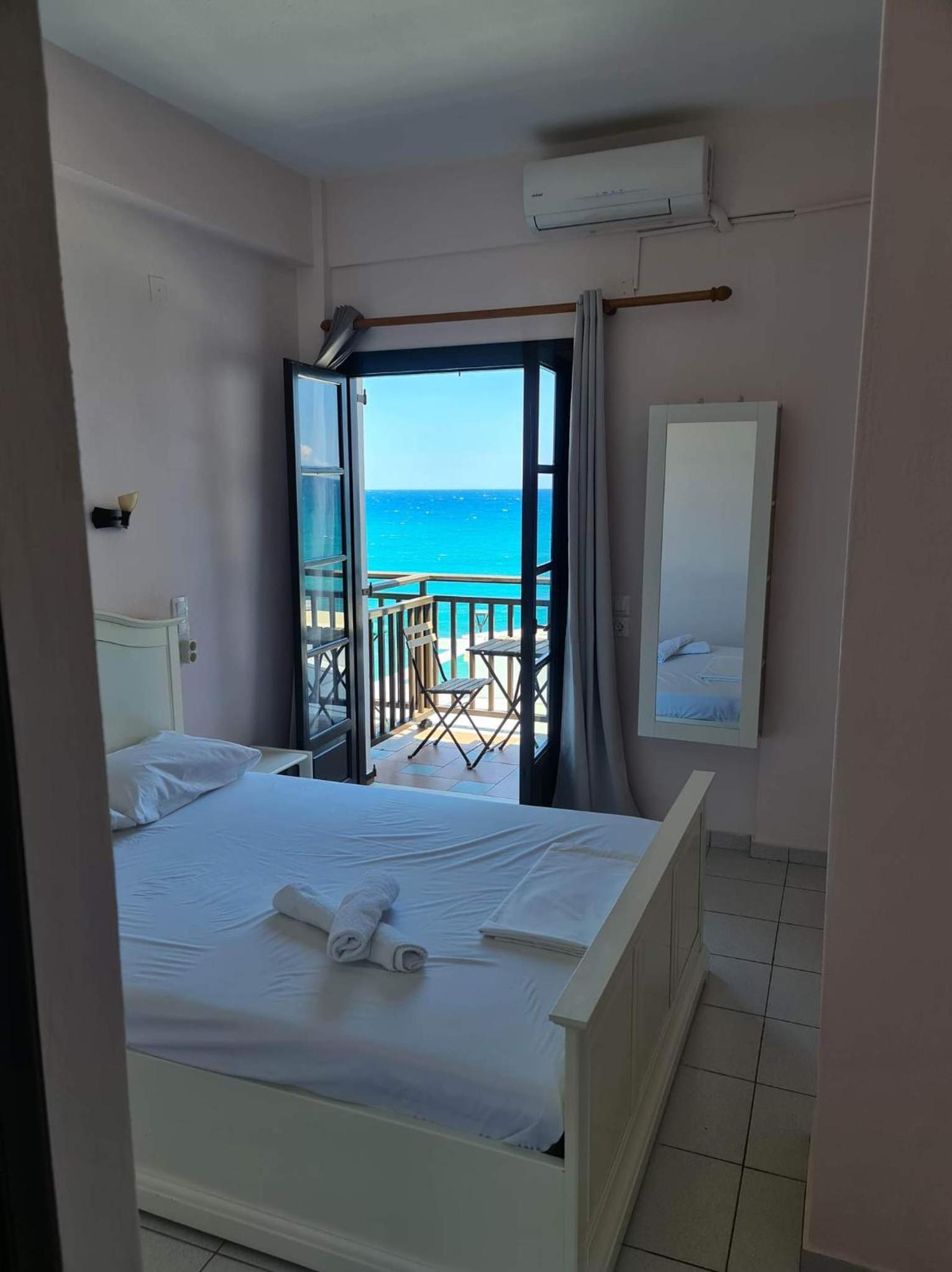 Double Room - Photo 5