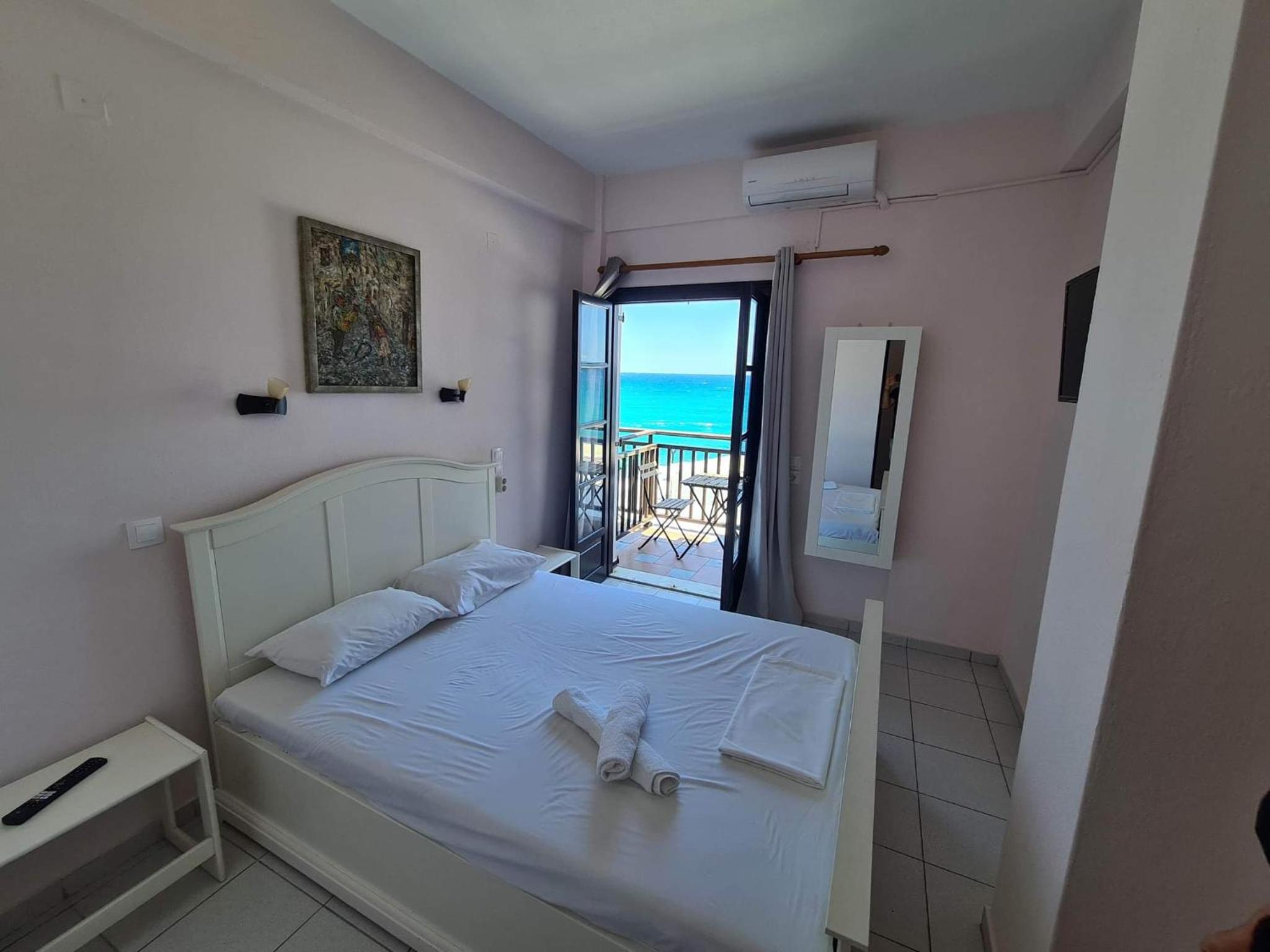 Double Room - Photo 3