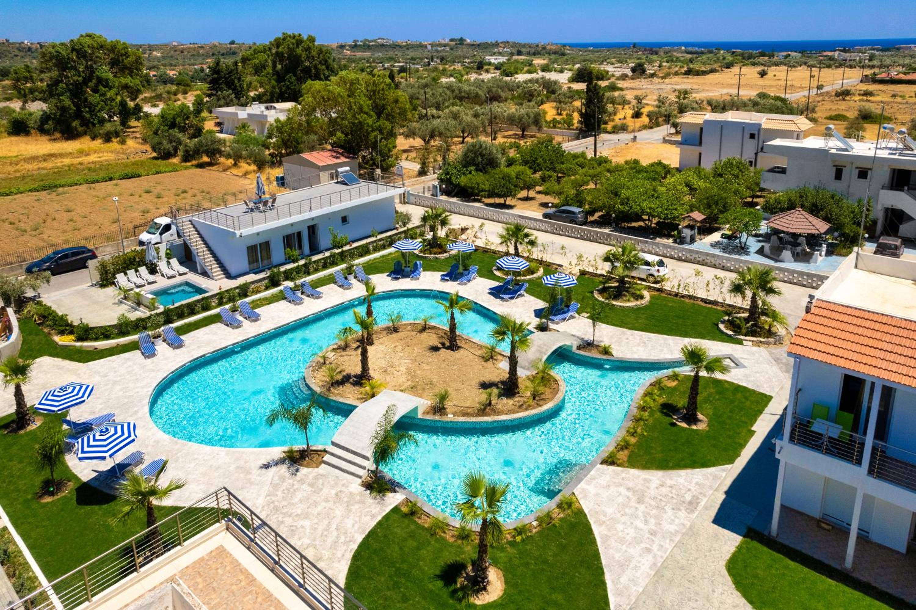 Standard Double with Pool View - Photo 4