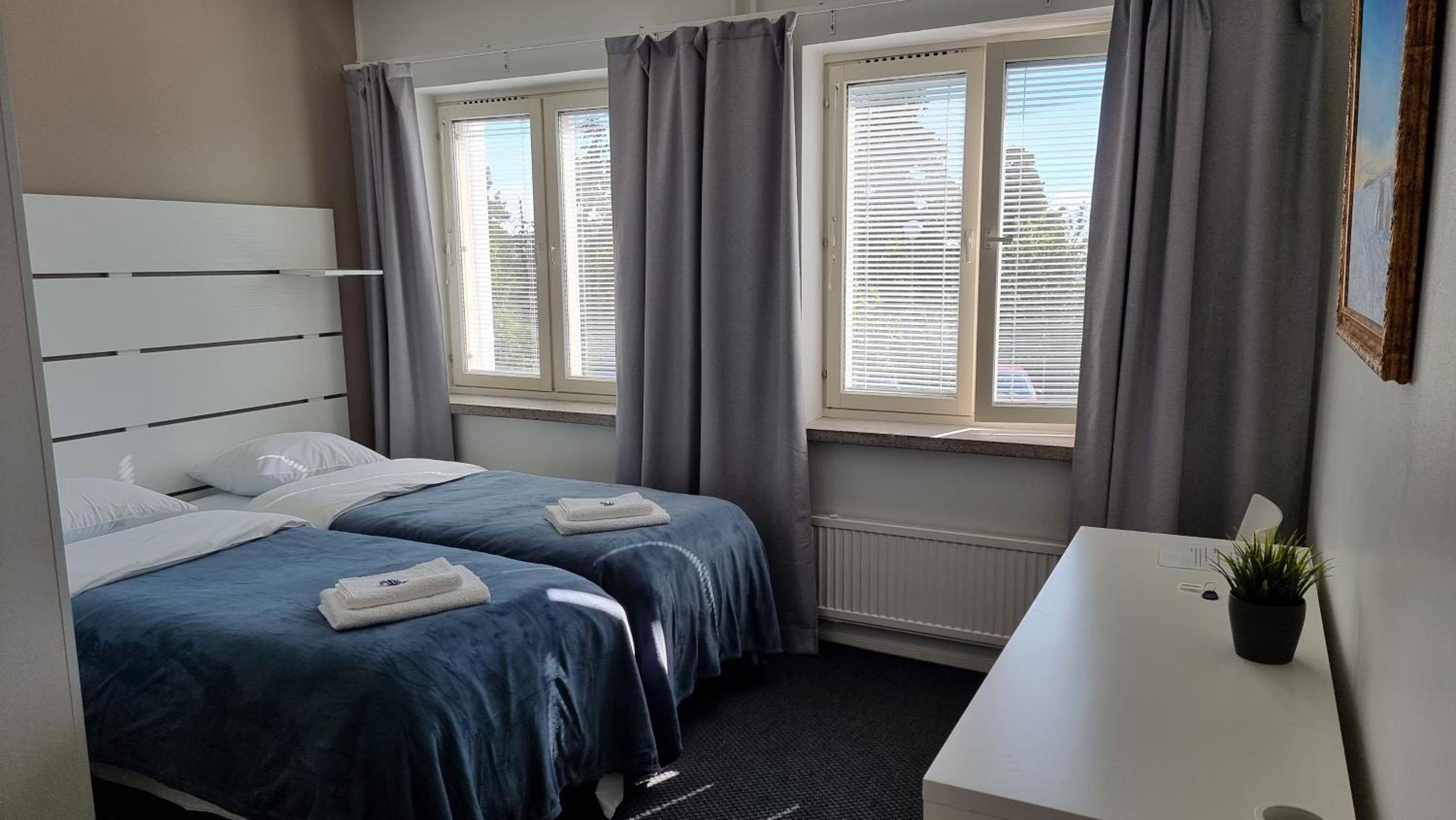 Twin Room - Photo 16