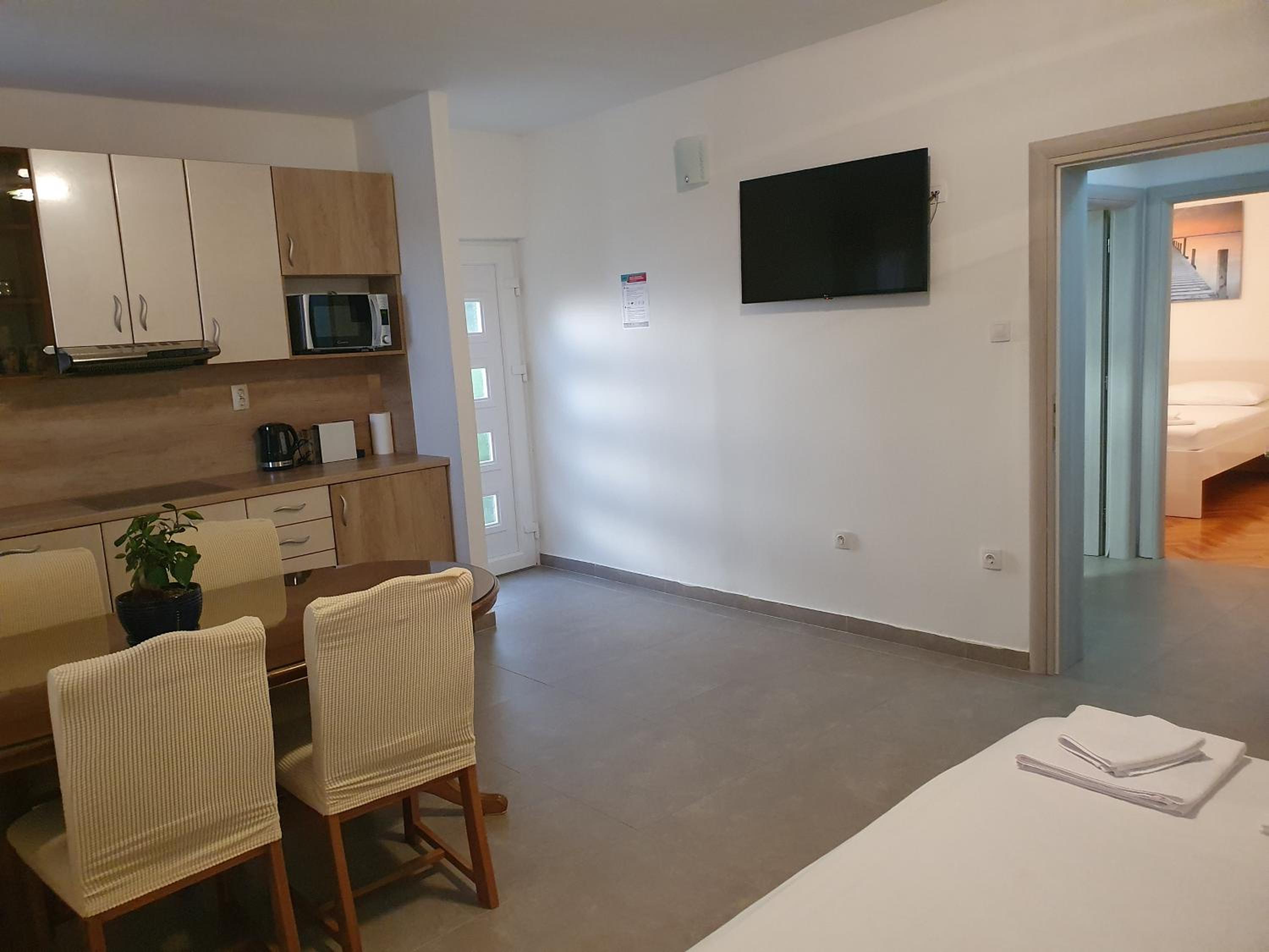 Apartment with Garden View