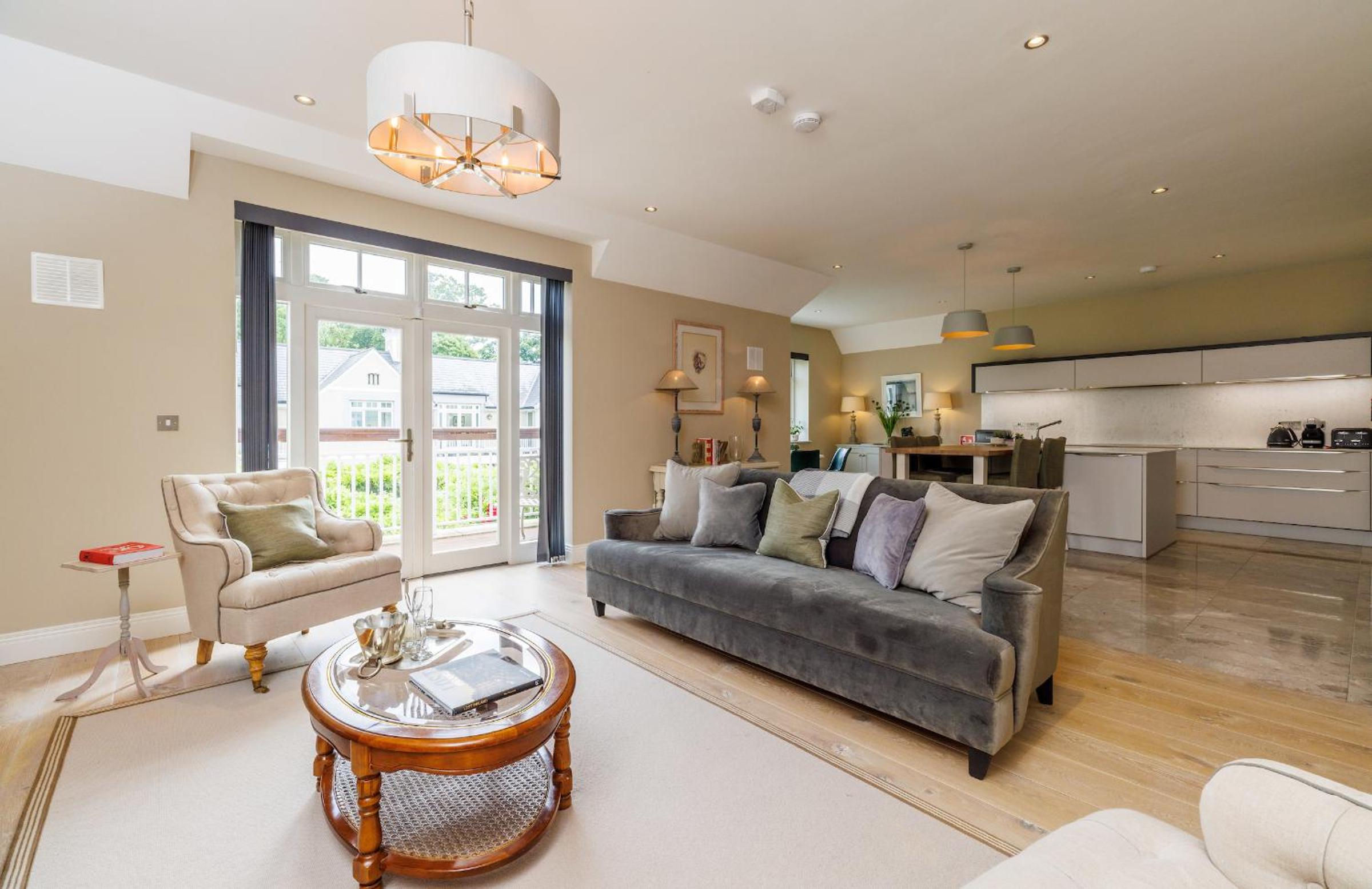 Four-Bedroom House photo 2