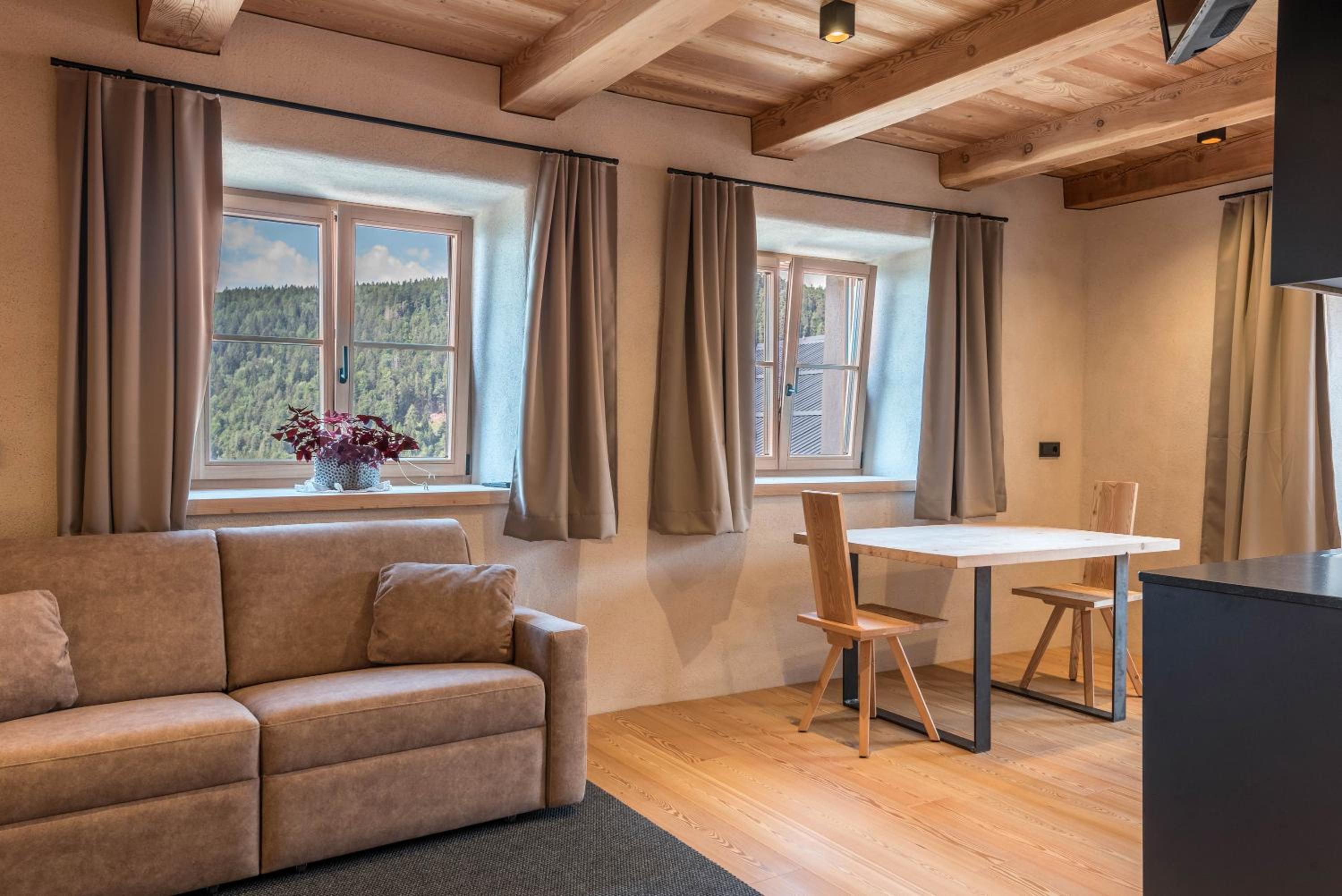 Two-Bedroom Deluxe Apartment with Garden View photo 1