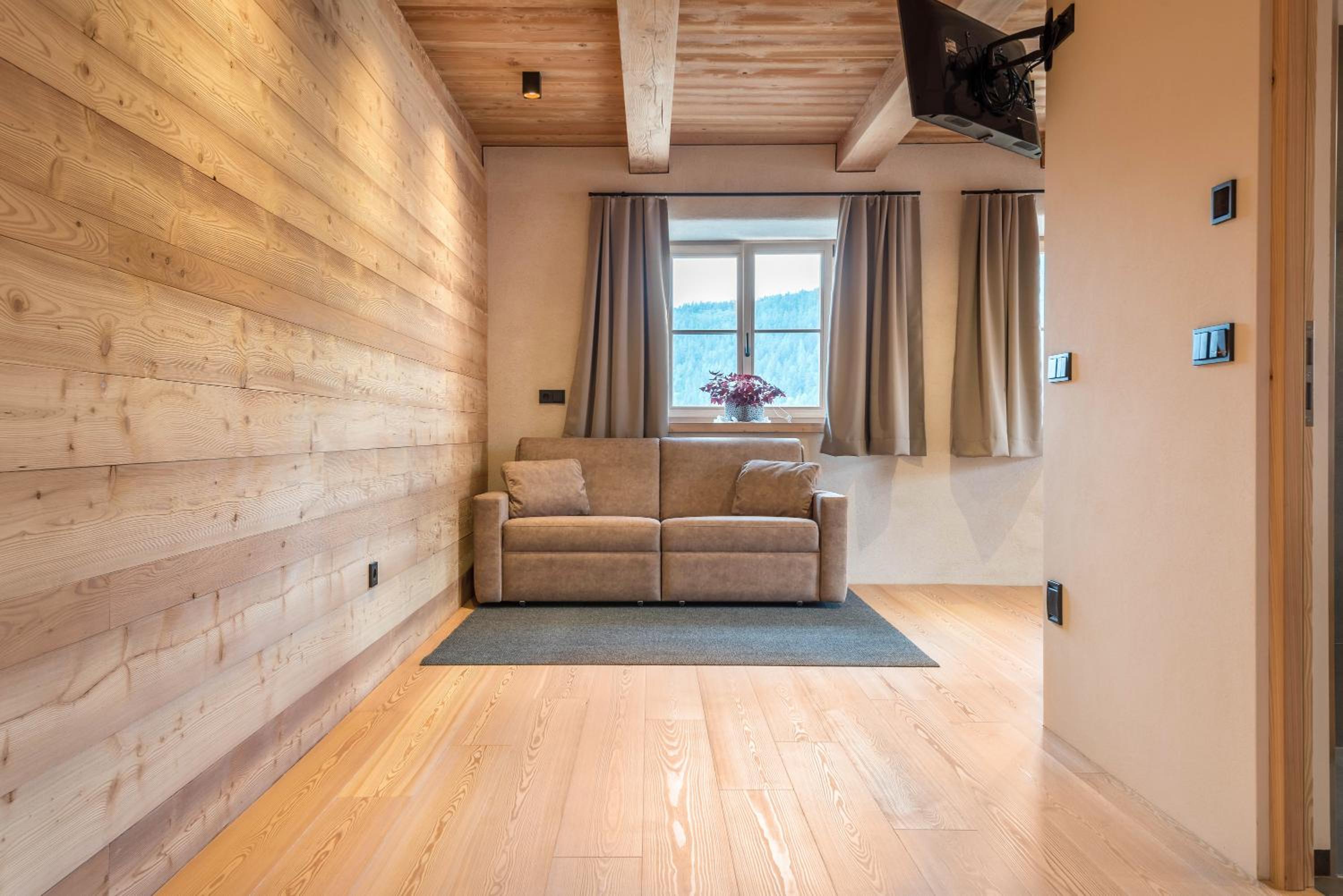 Two-Bedroom Deluxe Apartment with Garden View photo 2