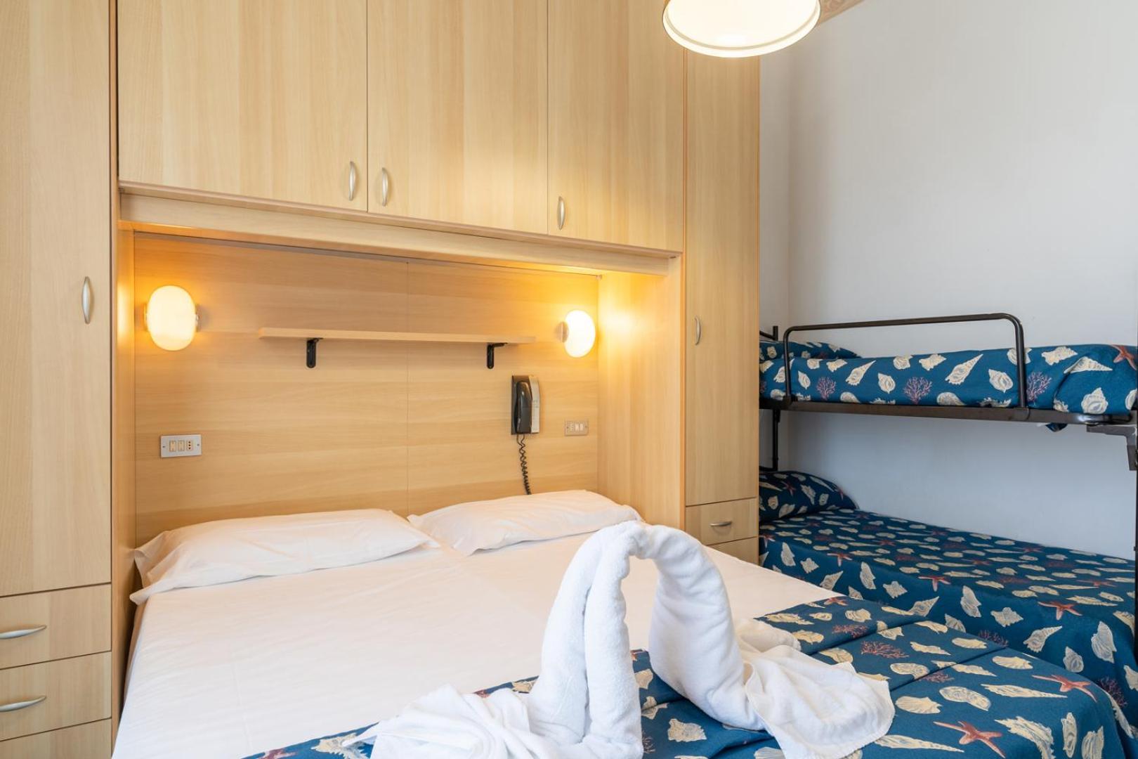 Quadruple Room with Sea View photo 2