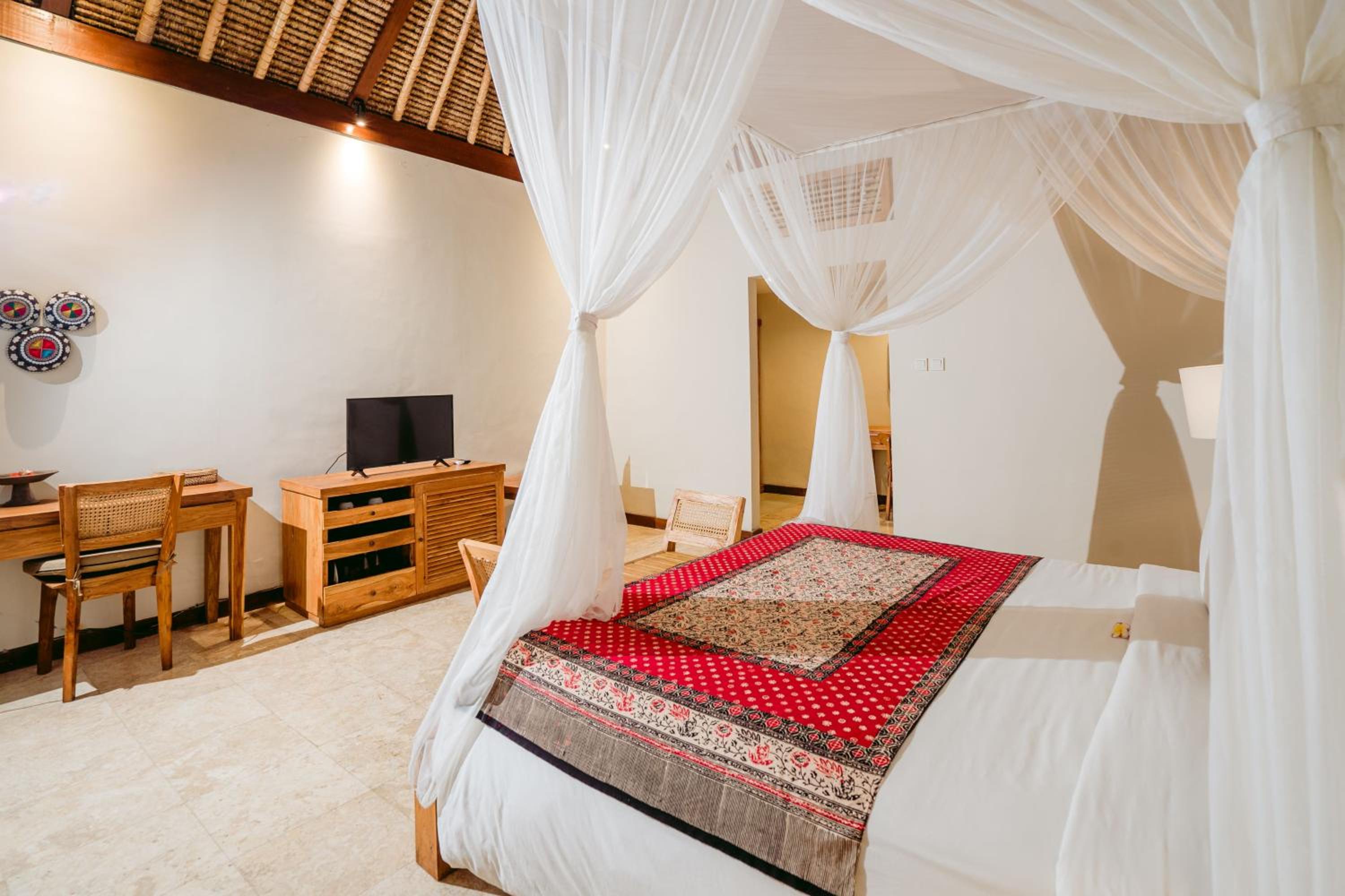 One-Bedroom Villa - Photo 3