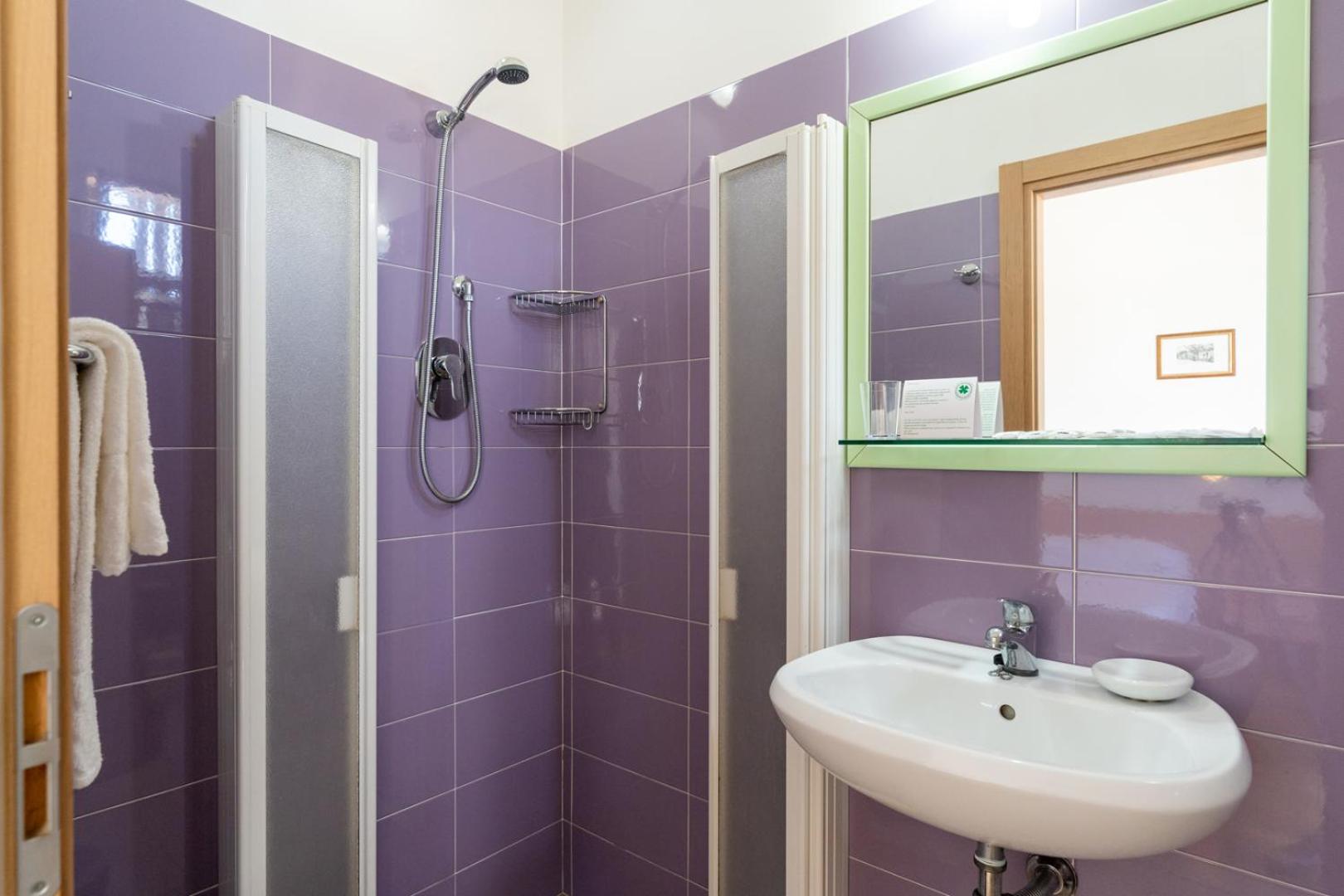Quintuple Room with Side Sea View photo 3
