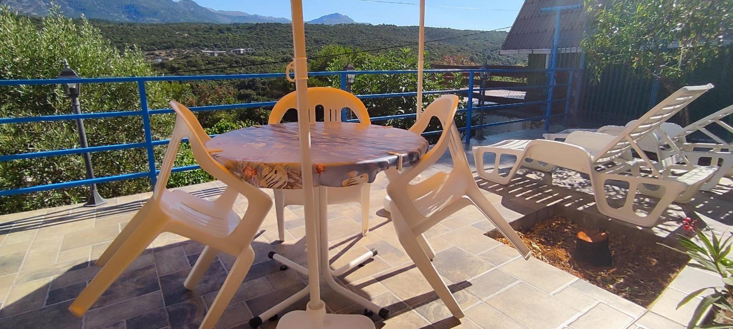 Apartment with Mountain View photo 3