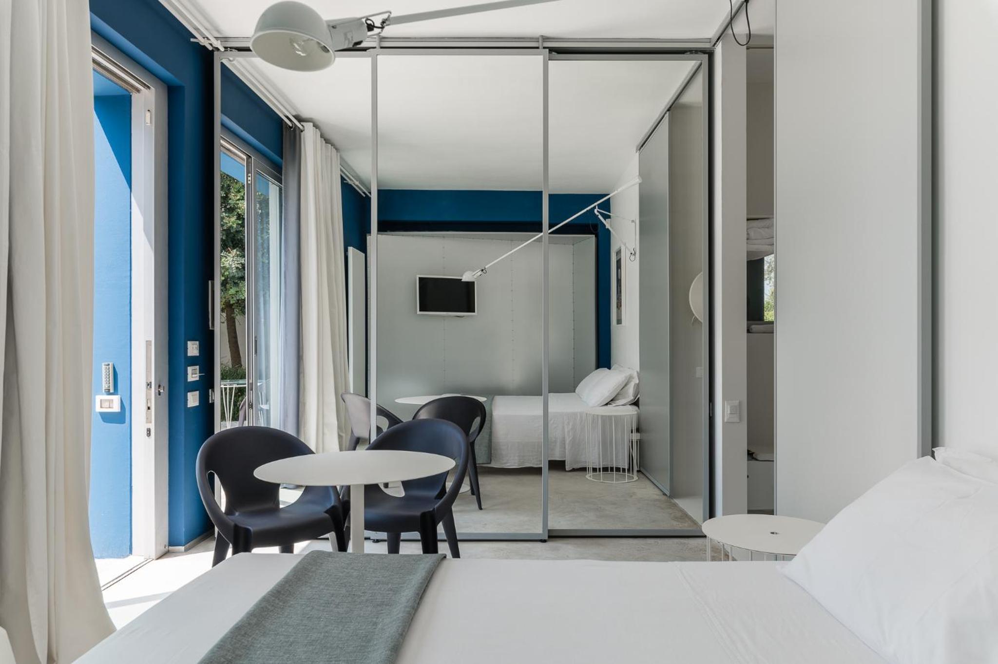 Double Room with Private Bathroom - Photo 6