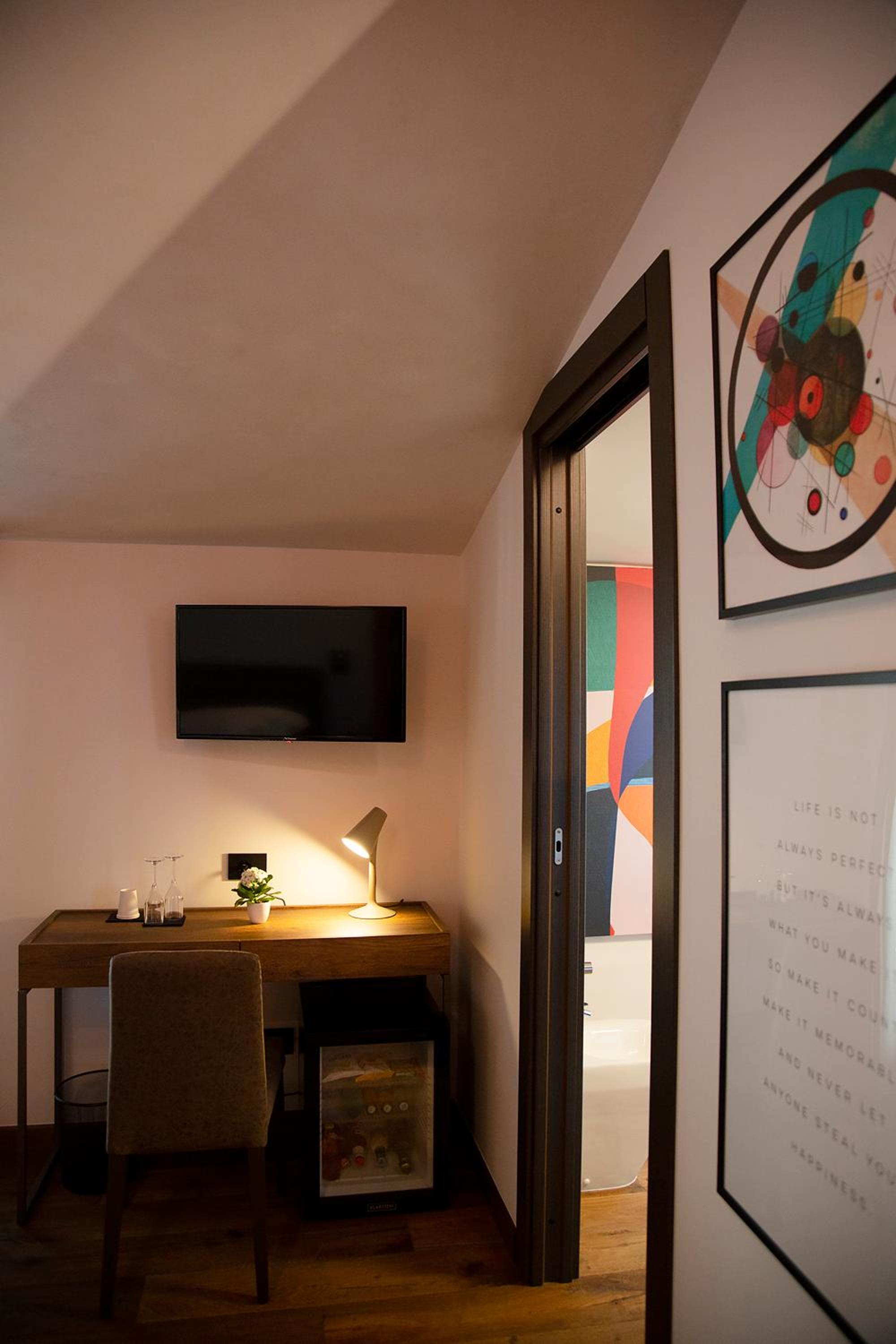 King Room with Mountain View photo 3