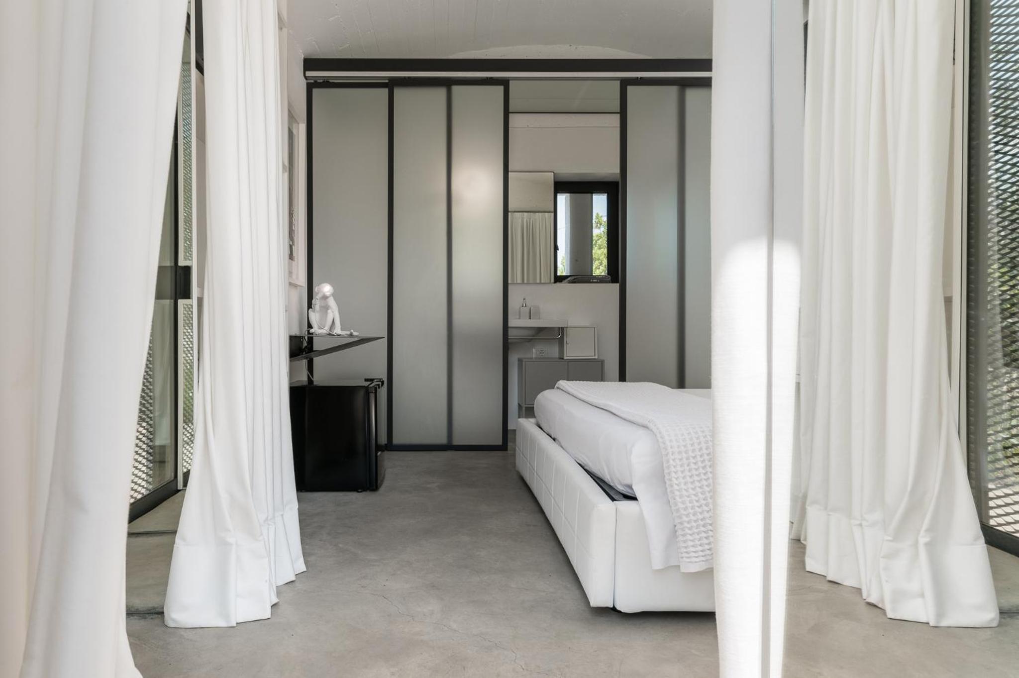 Double Room with Private Bathroom - Photo 15