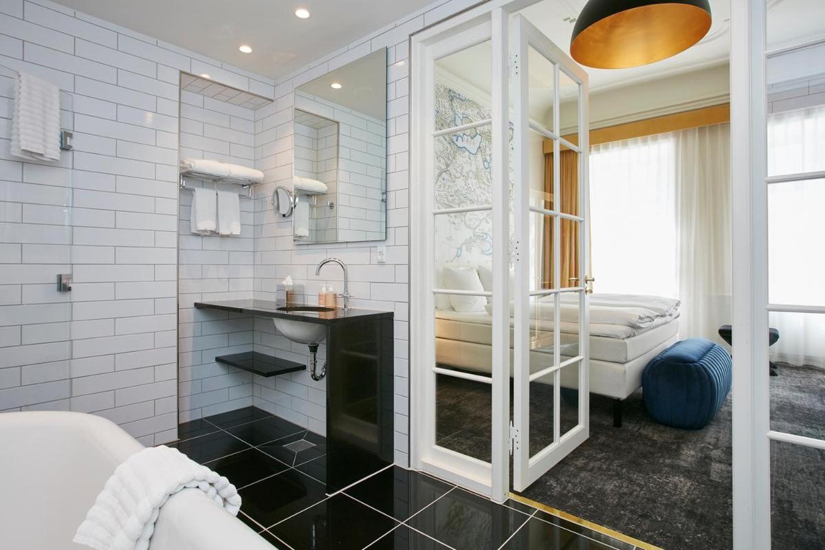 Suite - Photo 3