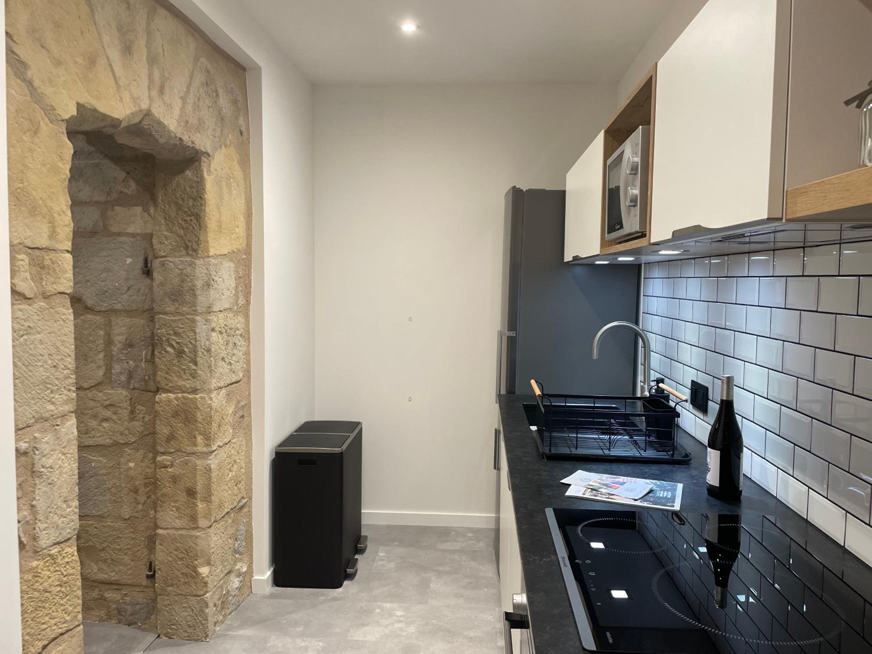 Apartment with Shower - Photo 19
