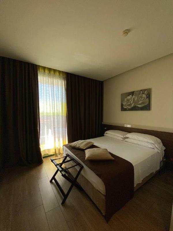 Superior Double Room with Balcony - Photo 1