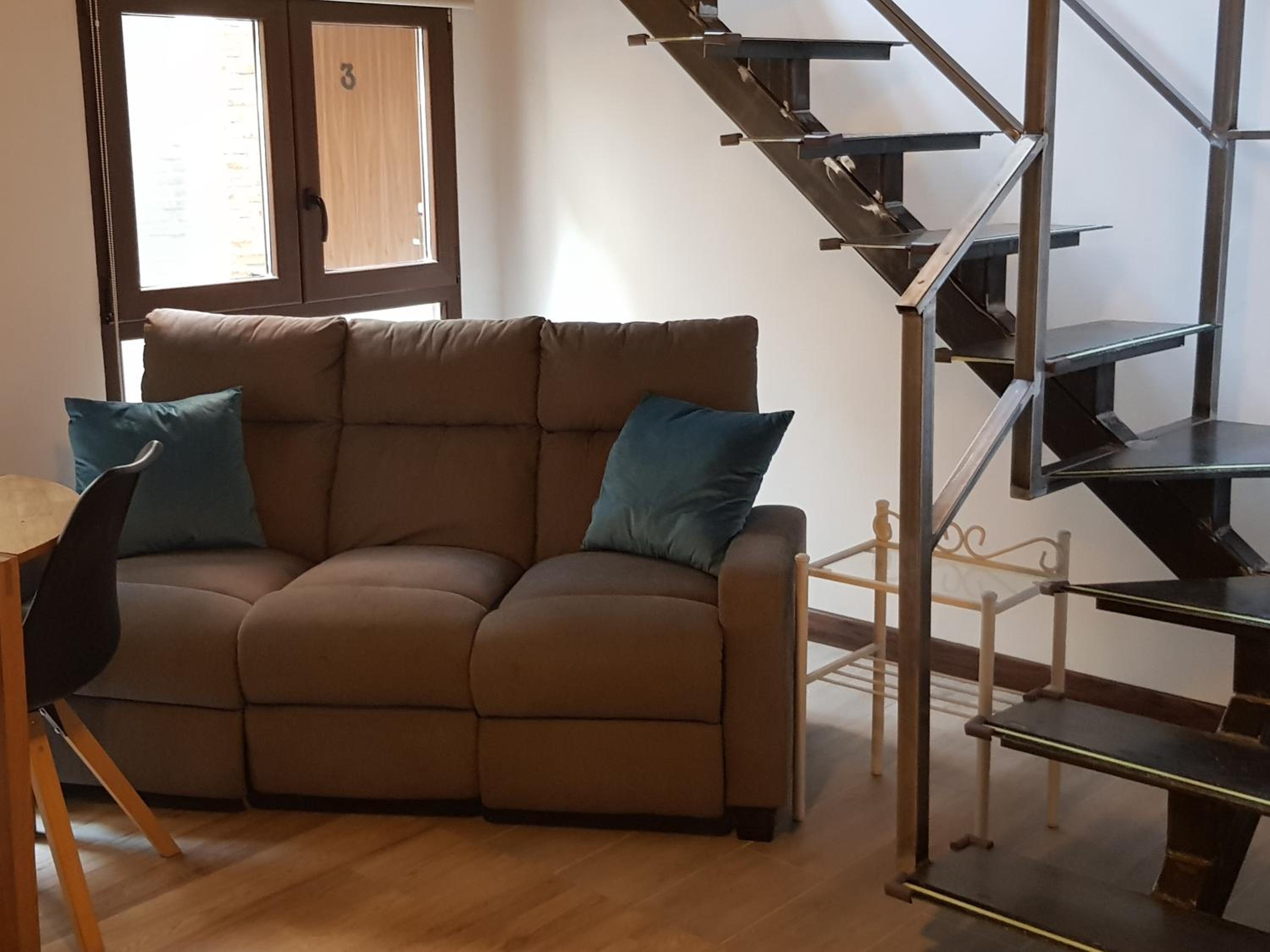 One-Bedroom Apartment - Photo 2